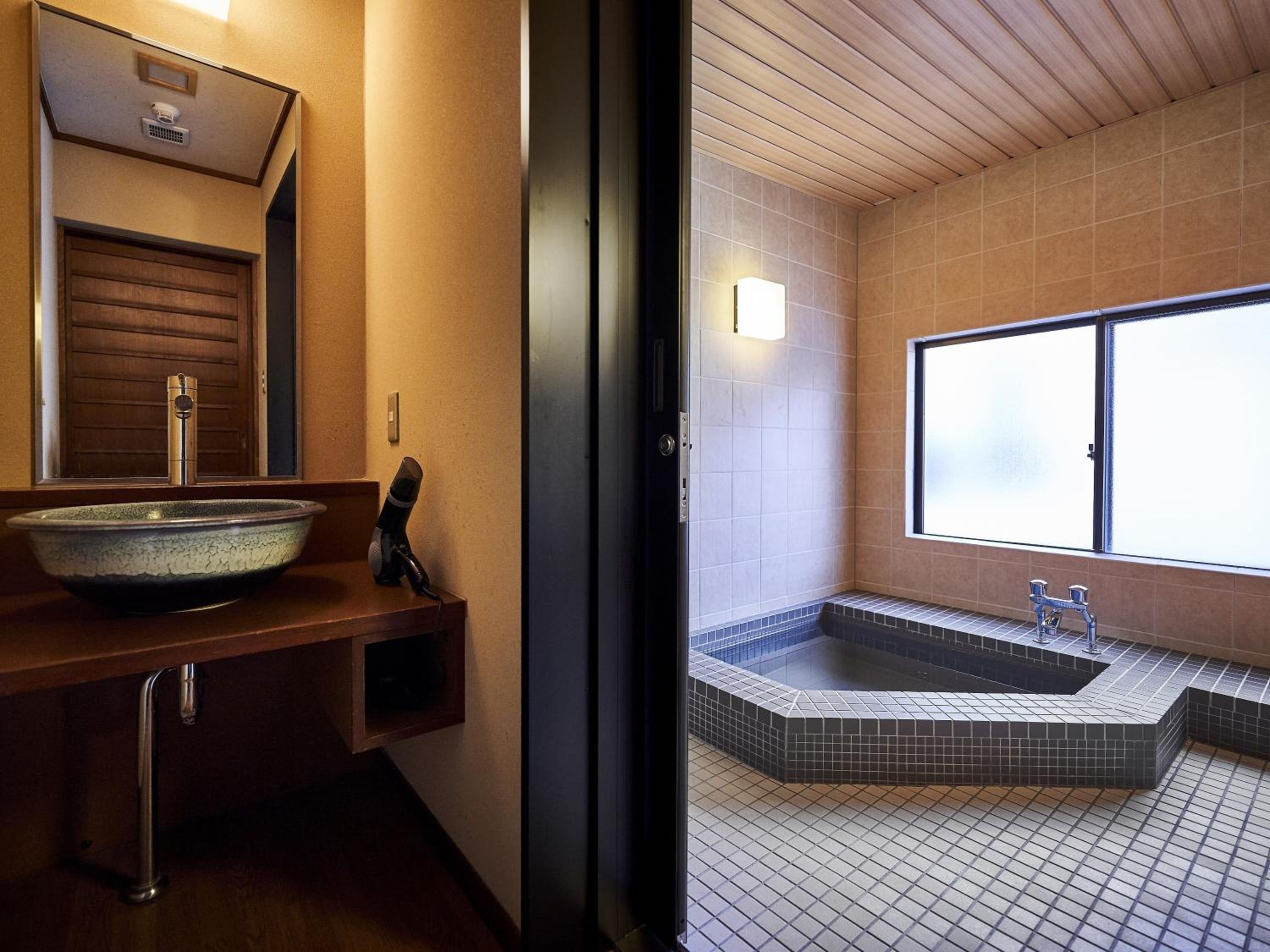 Japanese Style Triple Room with Private Bath - Non-Smoking photo 3