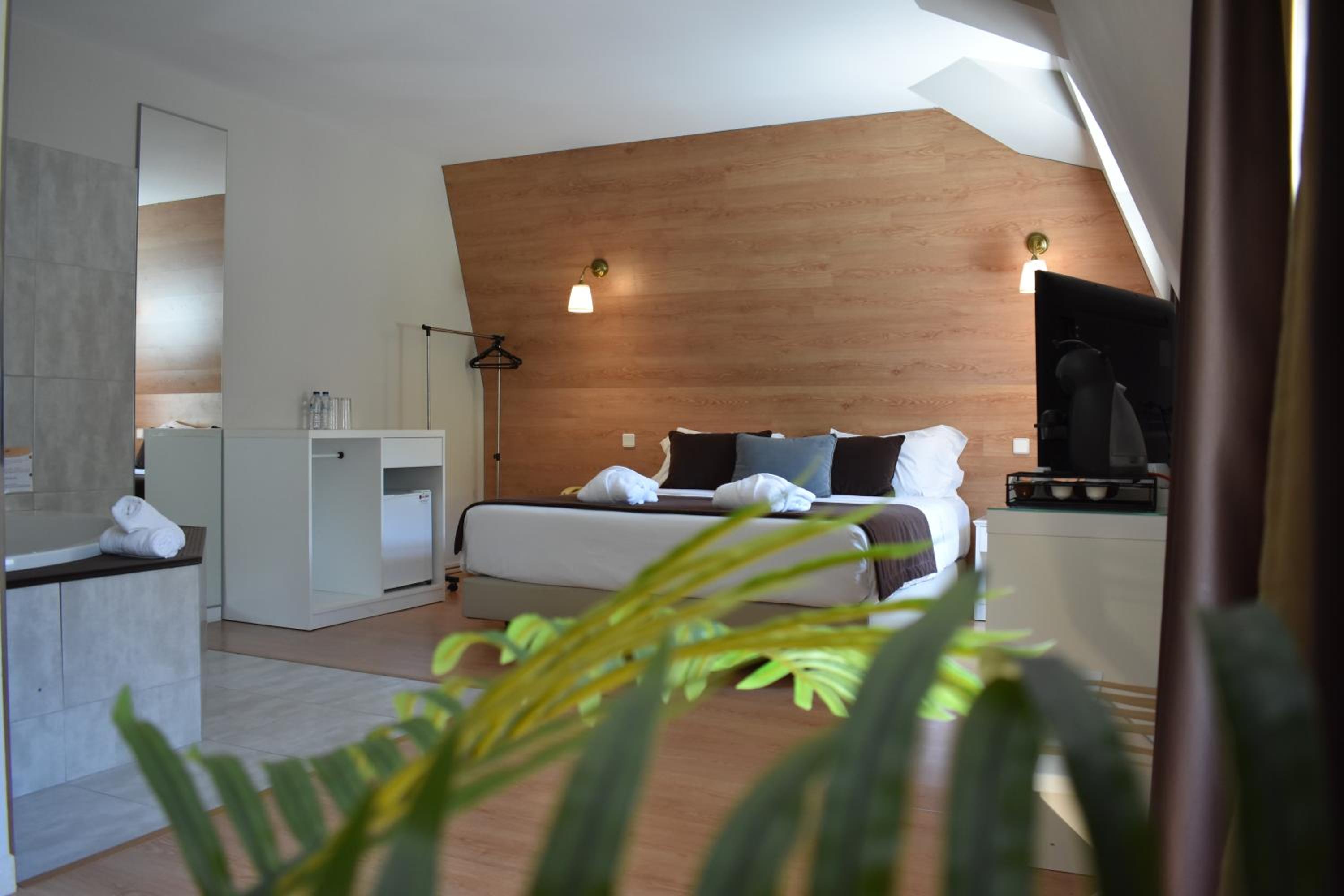Suite with Spa Bath