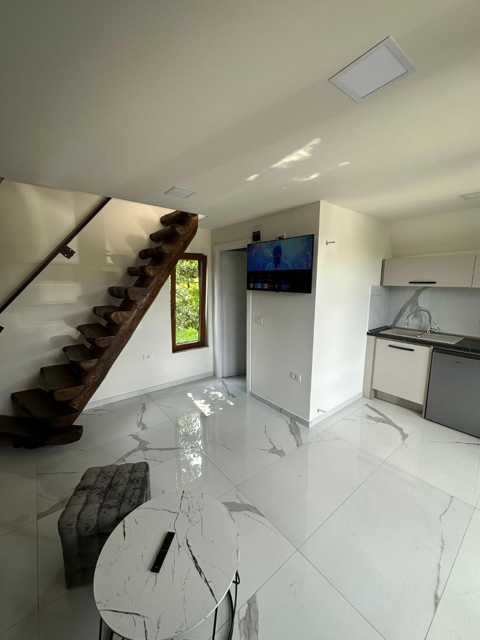 One-Bedroom House photo 1