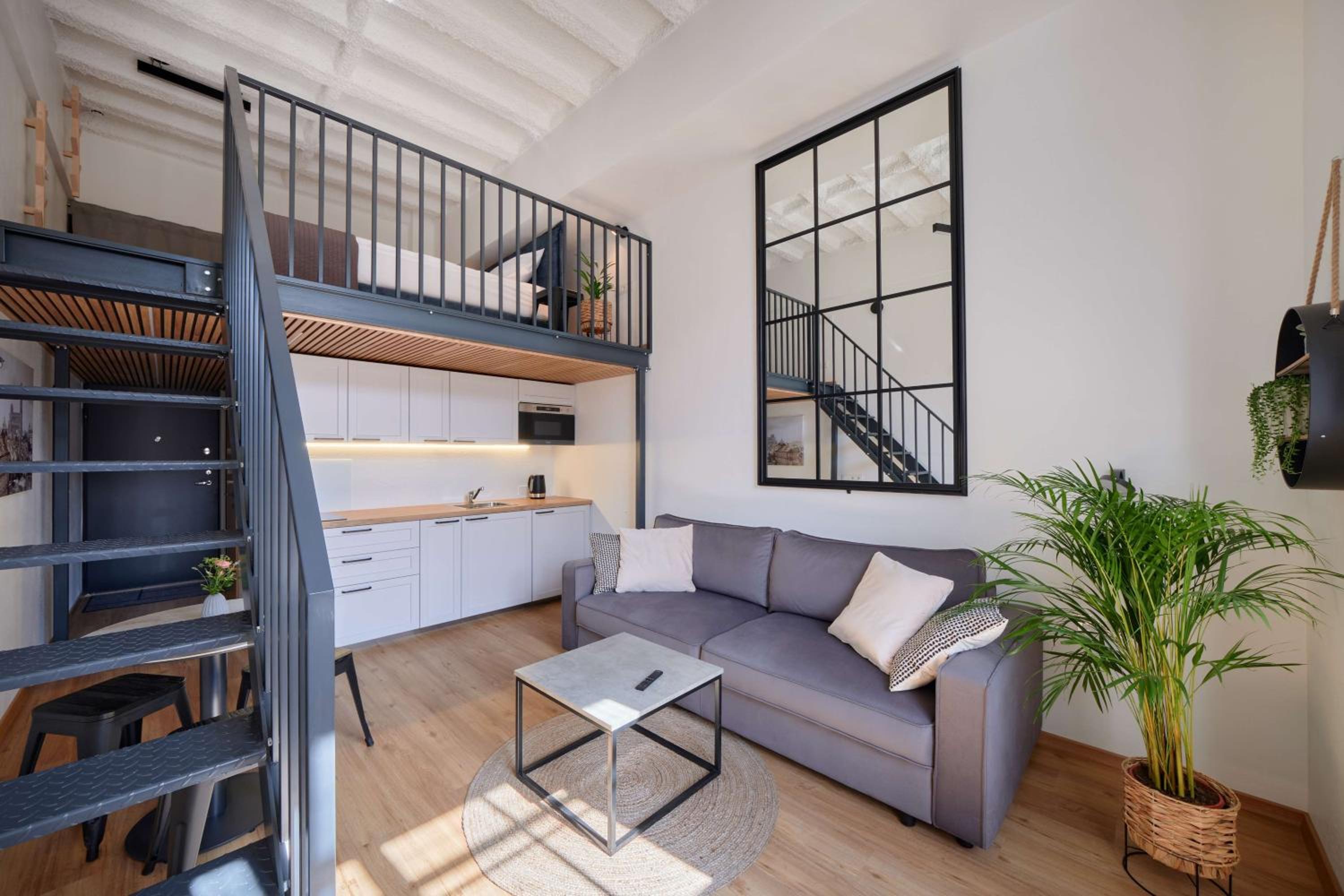 One-Bedroom Apartment - Photo 41