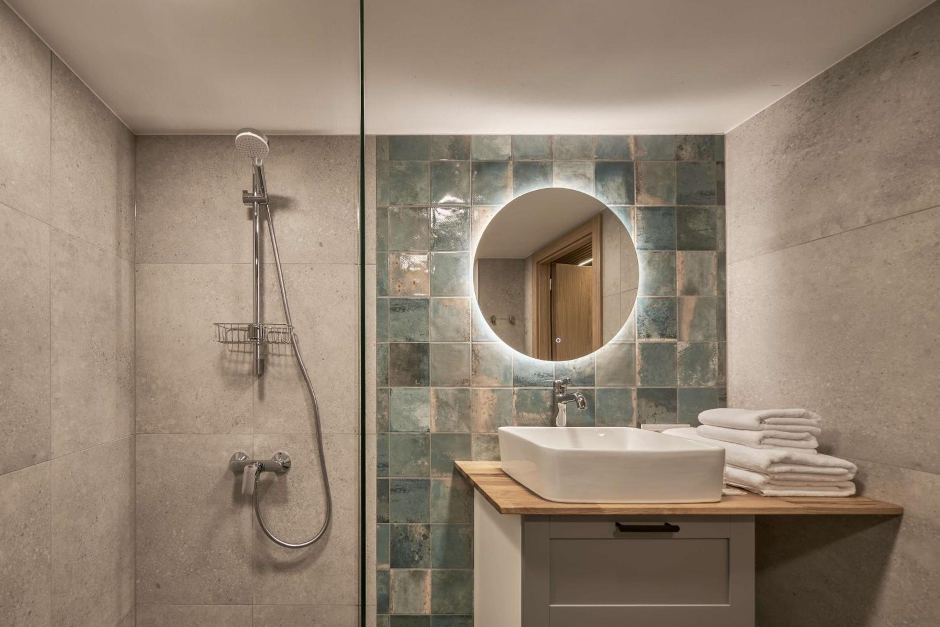 One-Bedroom Apartment - Photo 8