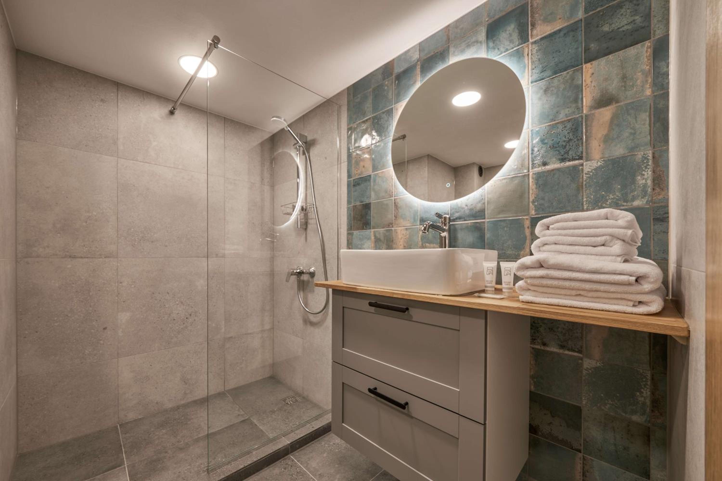 One-Bedroom Apartment - Photo 10