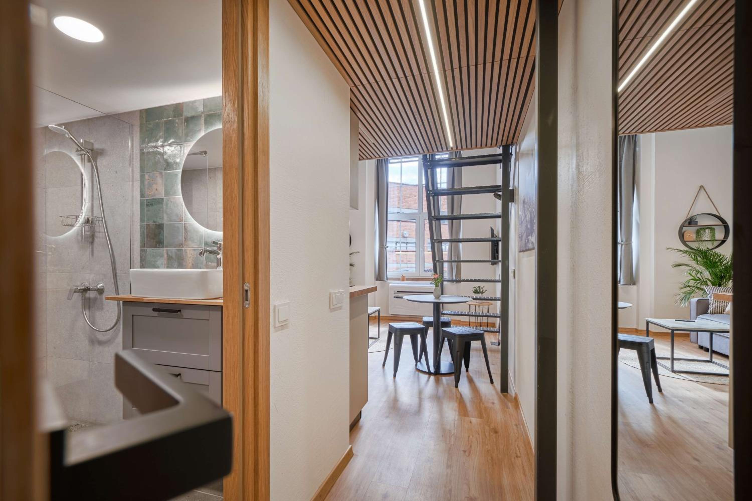 One-Bedroom Apartment - Photo 28