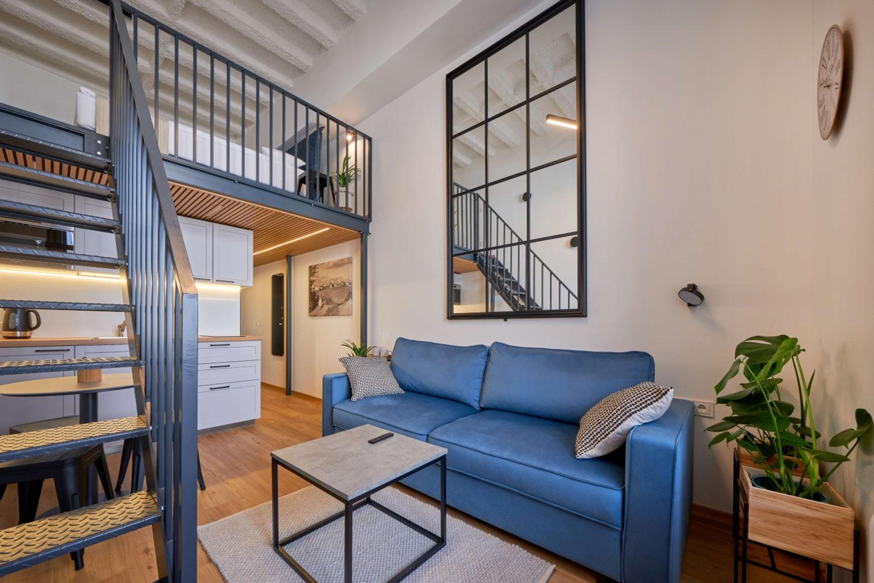 One-Bedroom Apartment - Photo 1