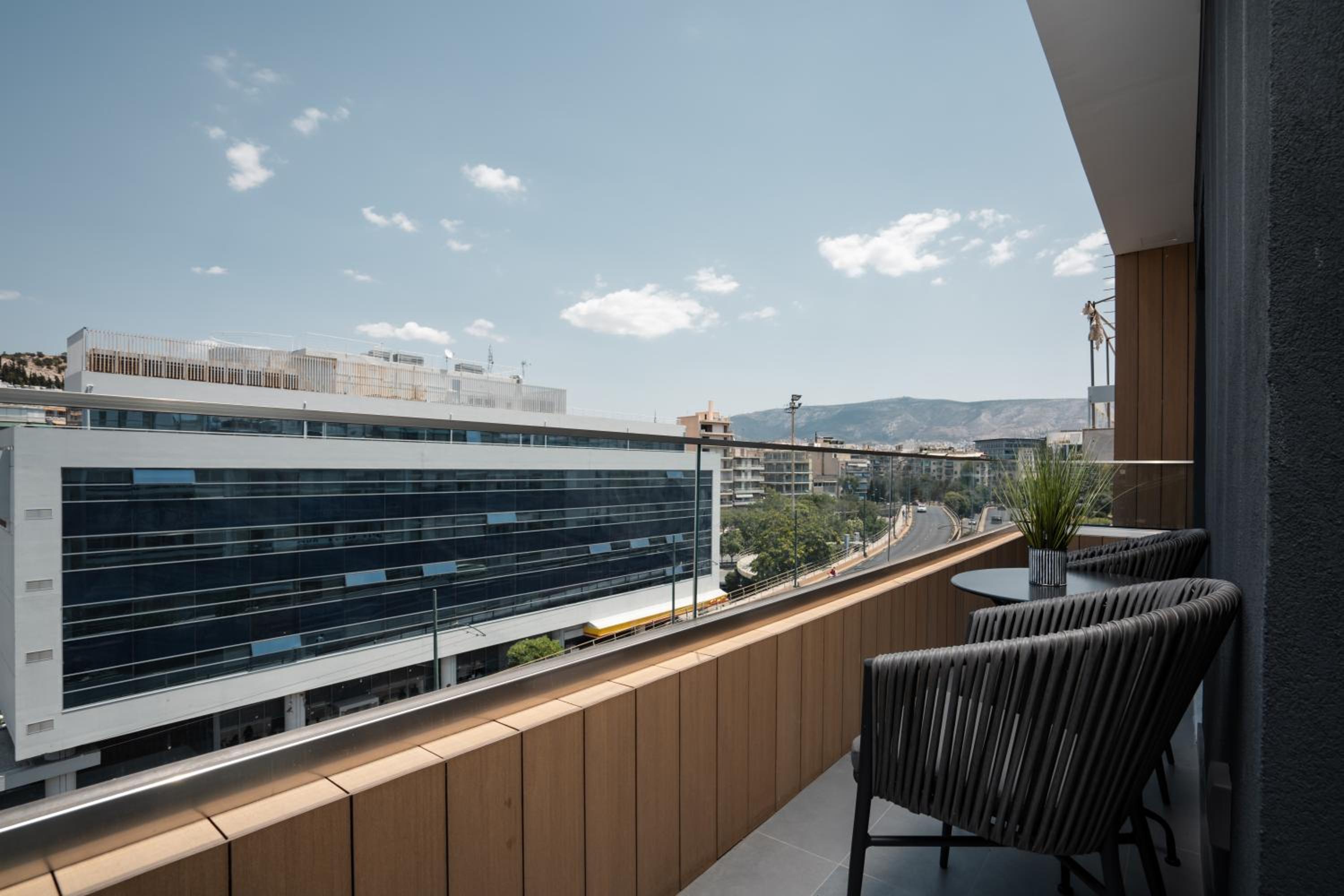 Two-Bedroom Deluxe Apartment with Balcony photo 2