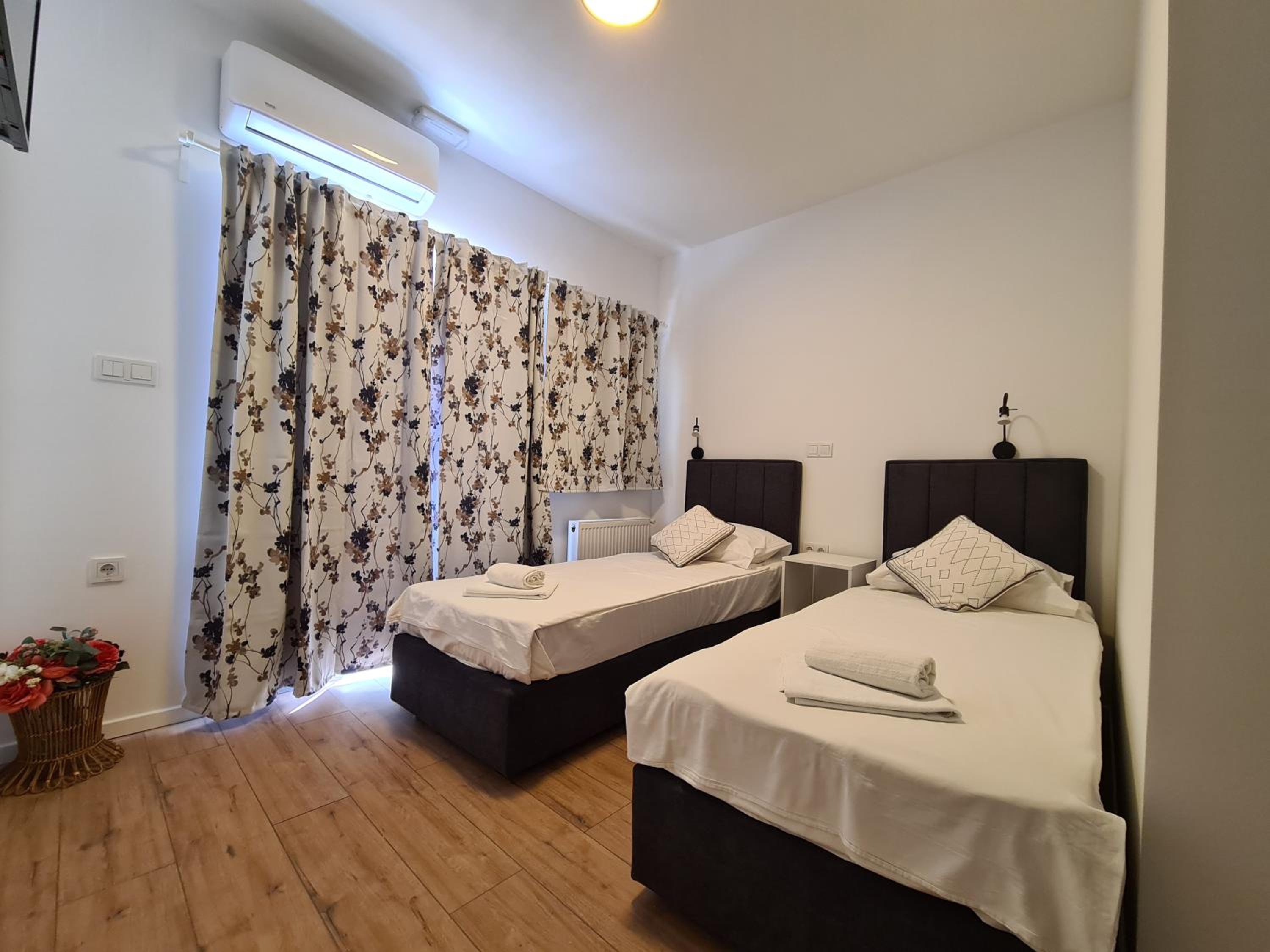 Twin Room - Photo 1