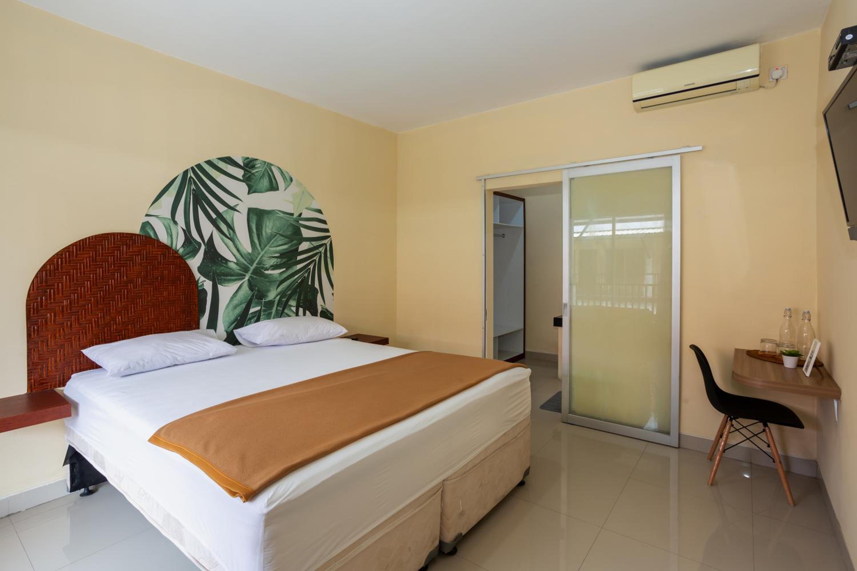  Premium King Room - Photo 10