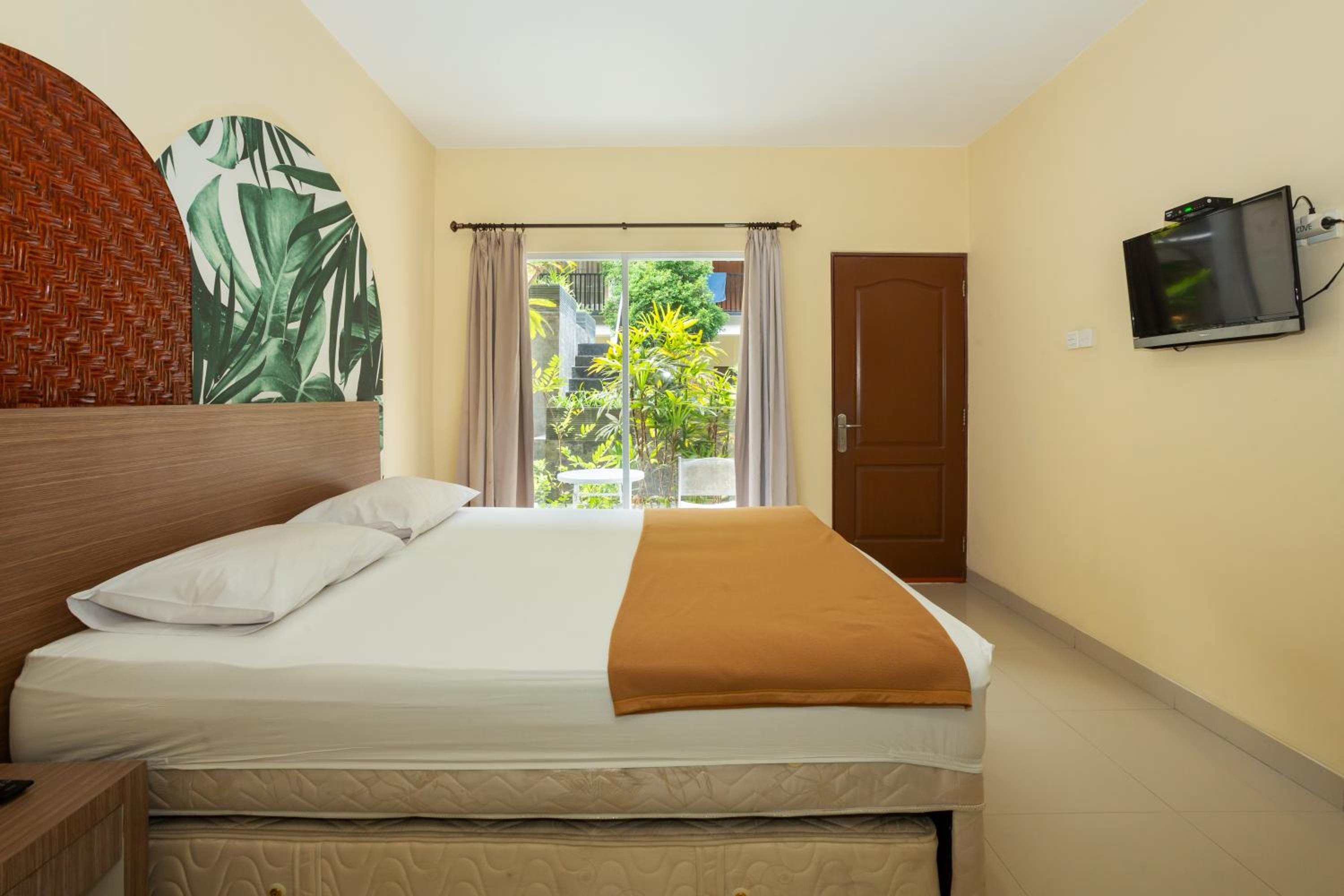  Premium King Room - Photo 8