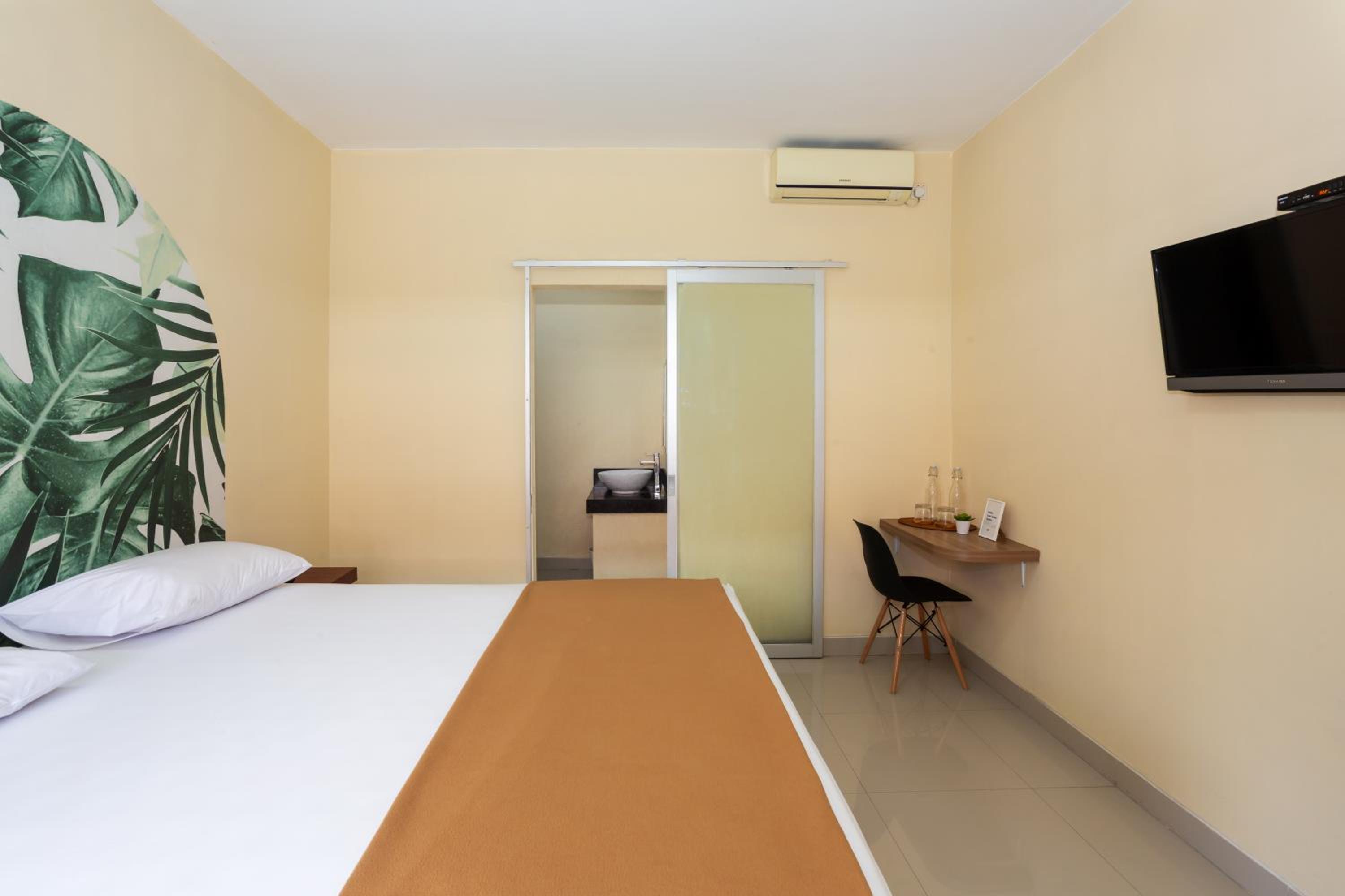  Premium King Room - Photo 2