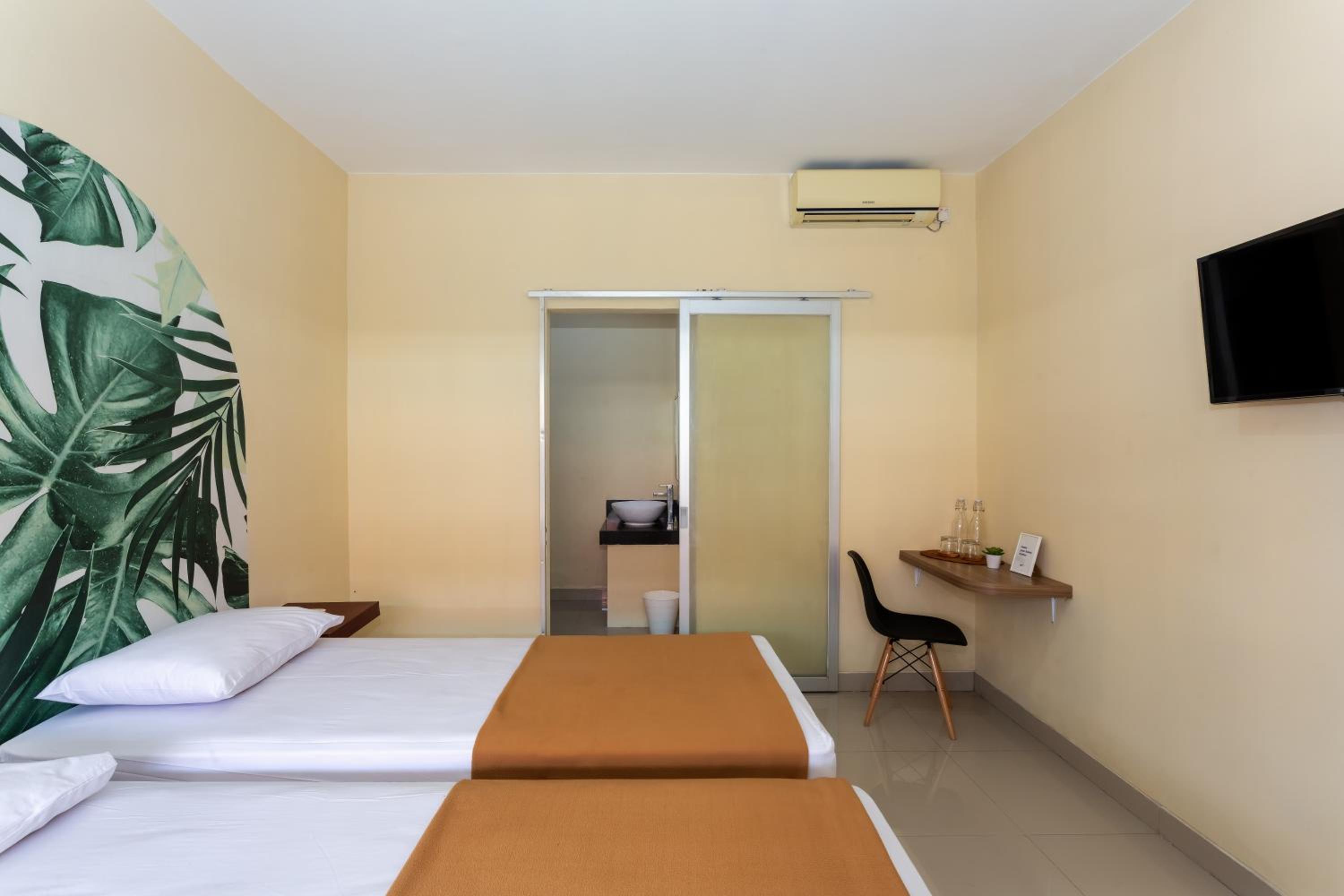 Premium Twin Room - Photo 6