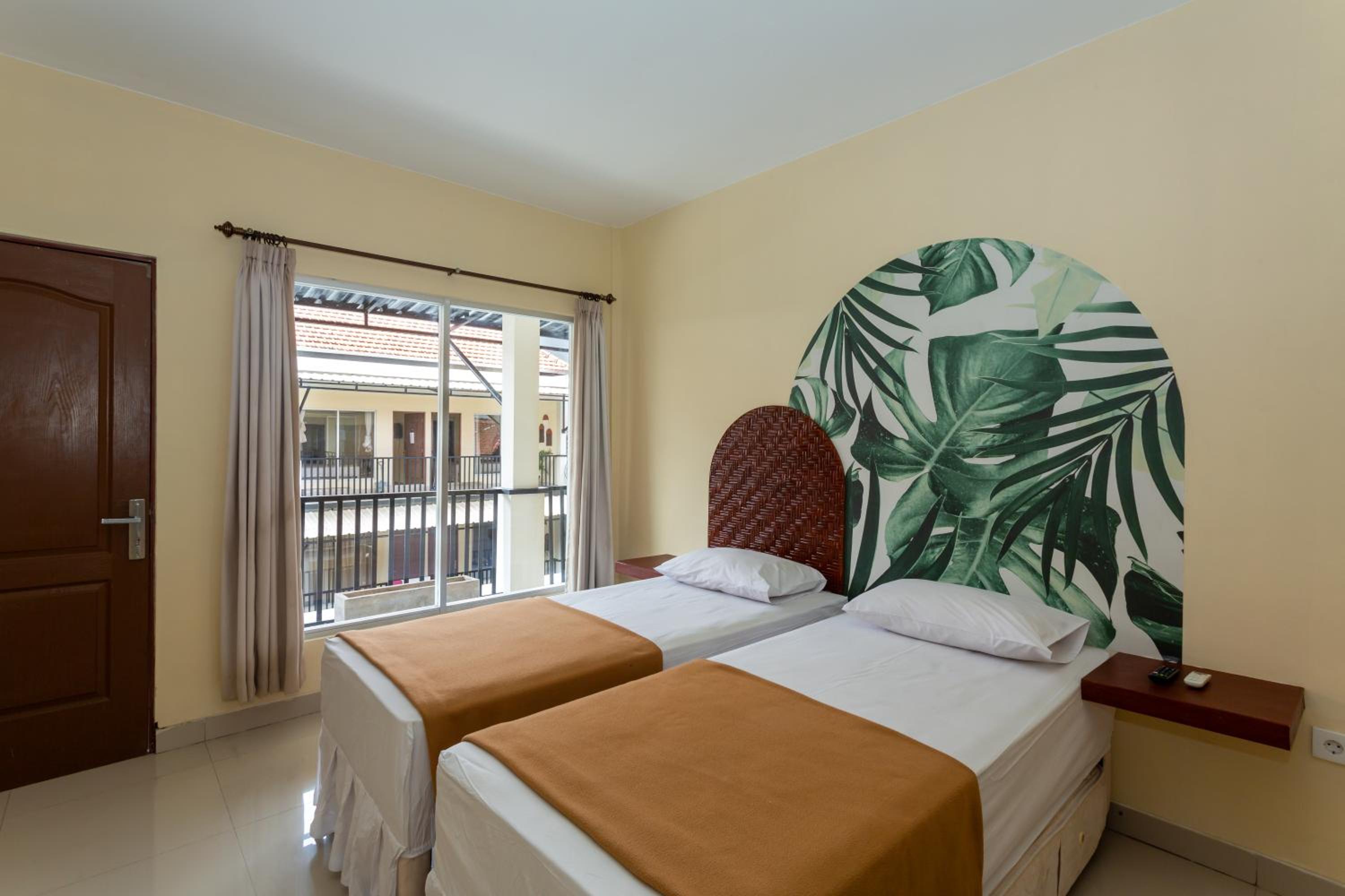 Premium Twin Room - Photo 1