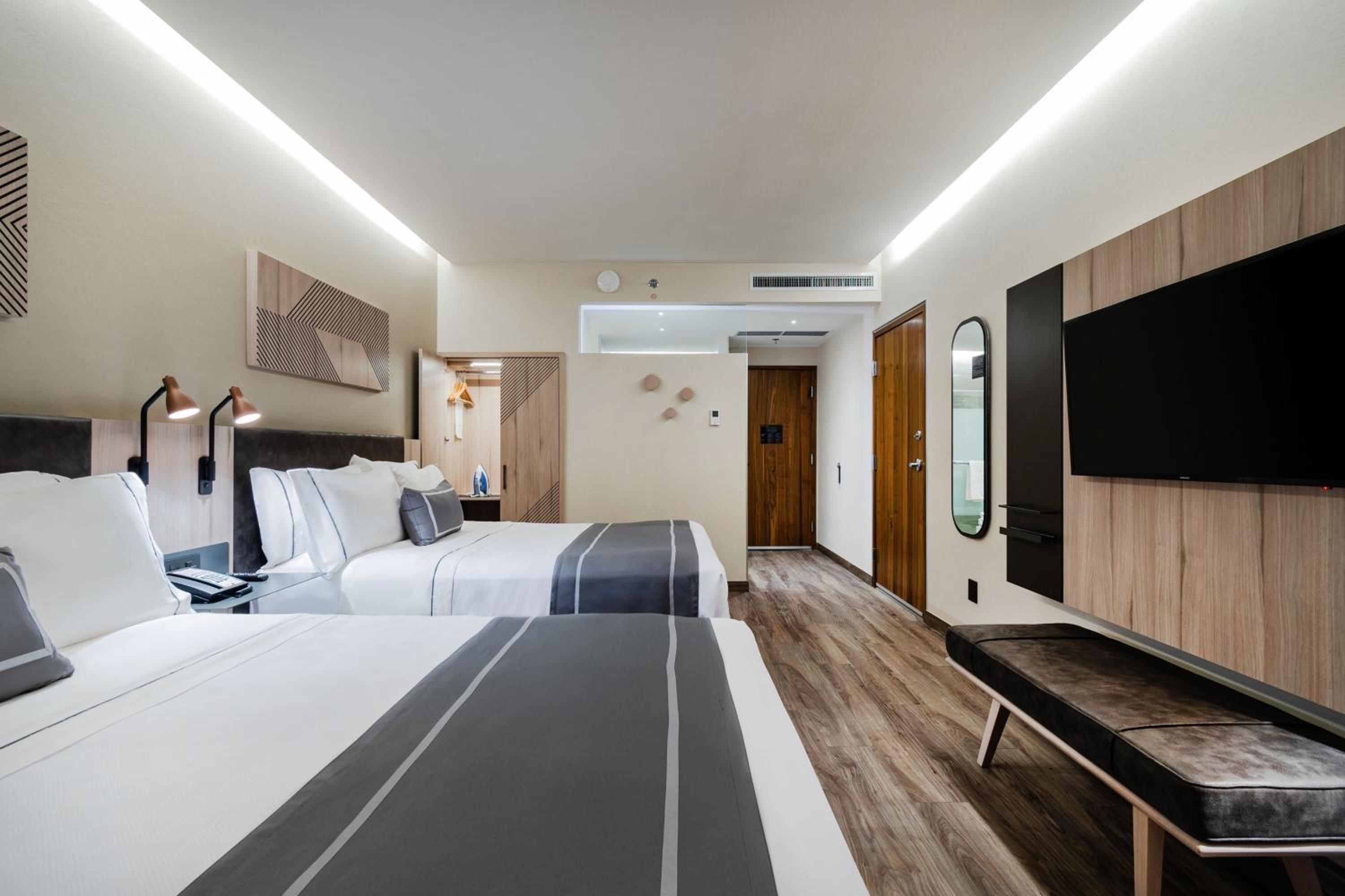 Double Room with Two Double Beds - Photo 1