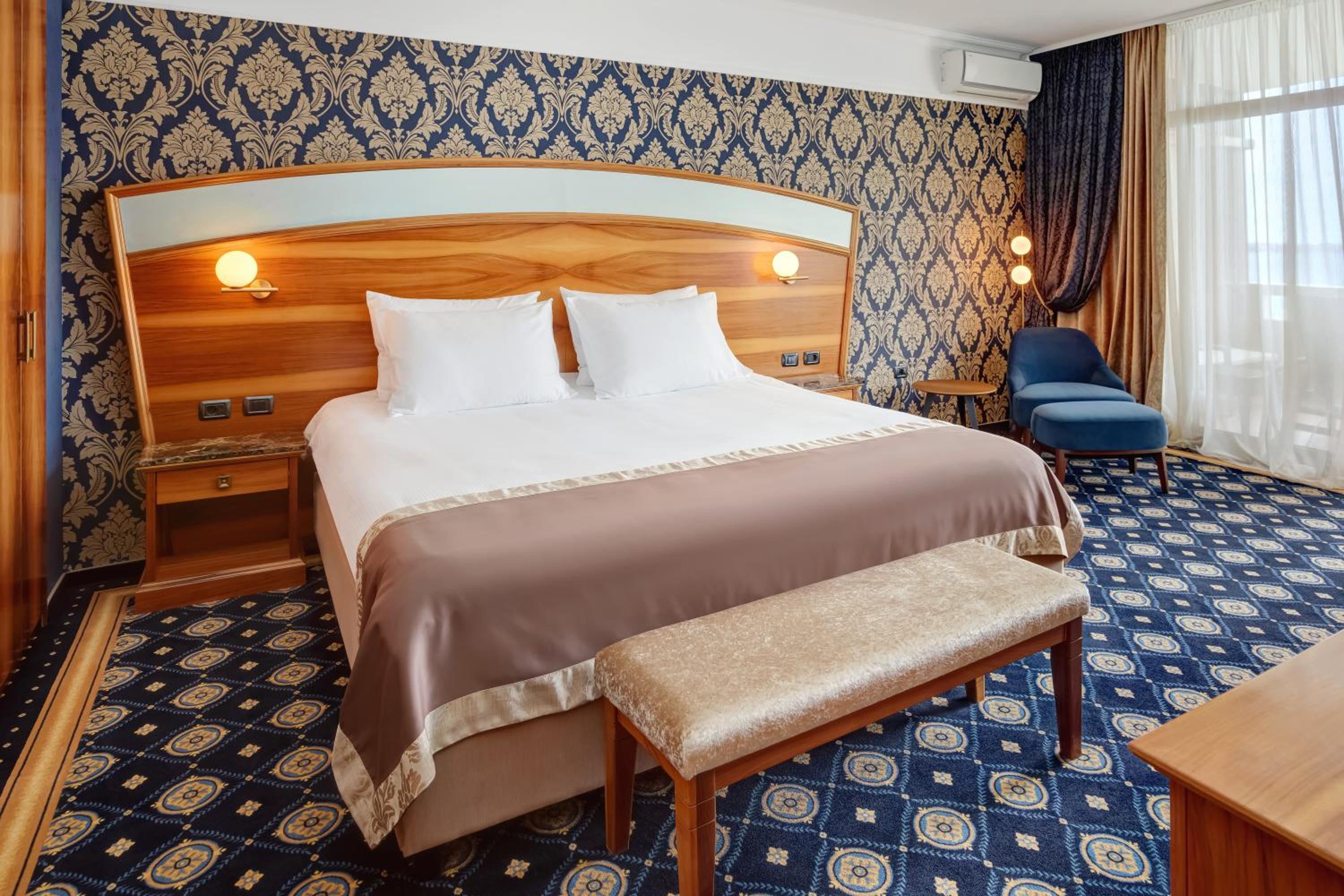 Presidential Suite photo 2