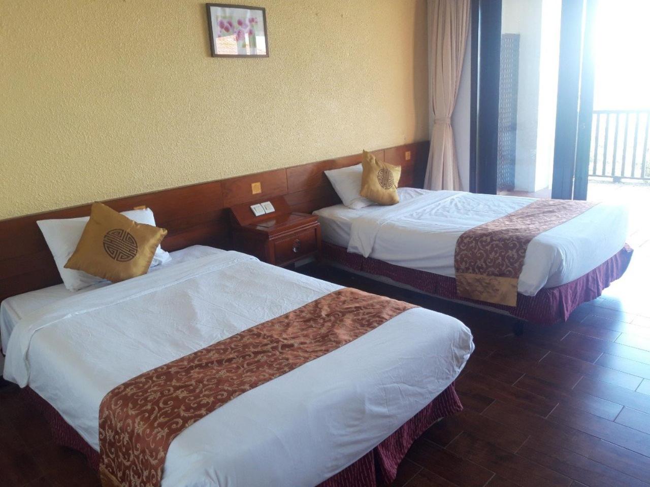 Twin Room with Mountain View