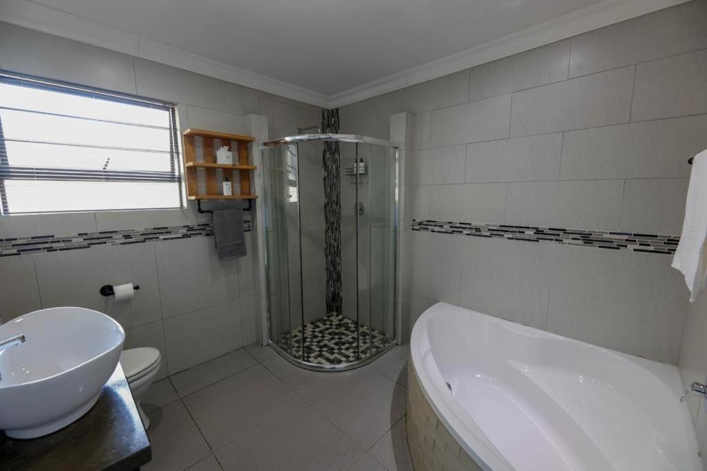 Deluxe Family Room - Photo 12