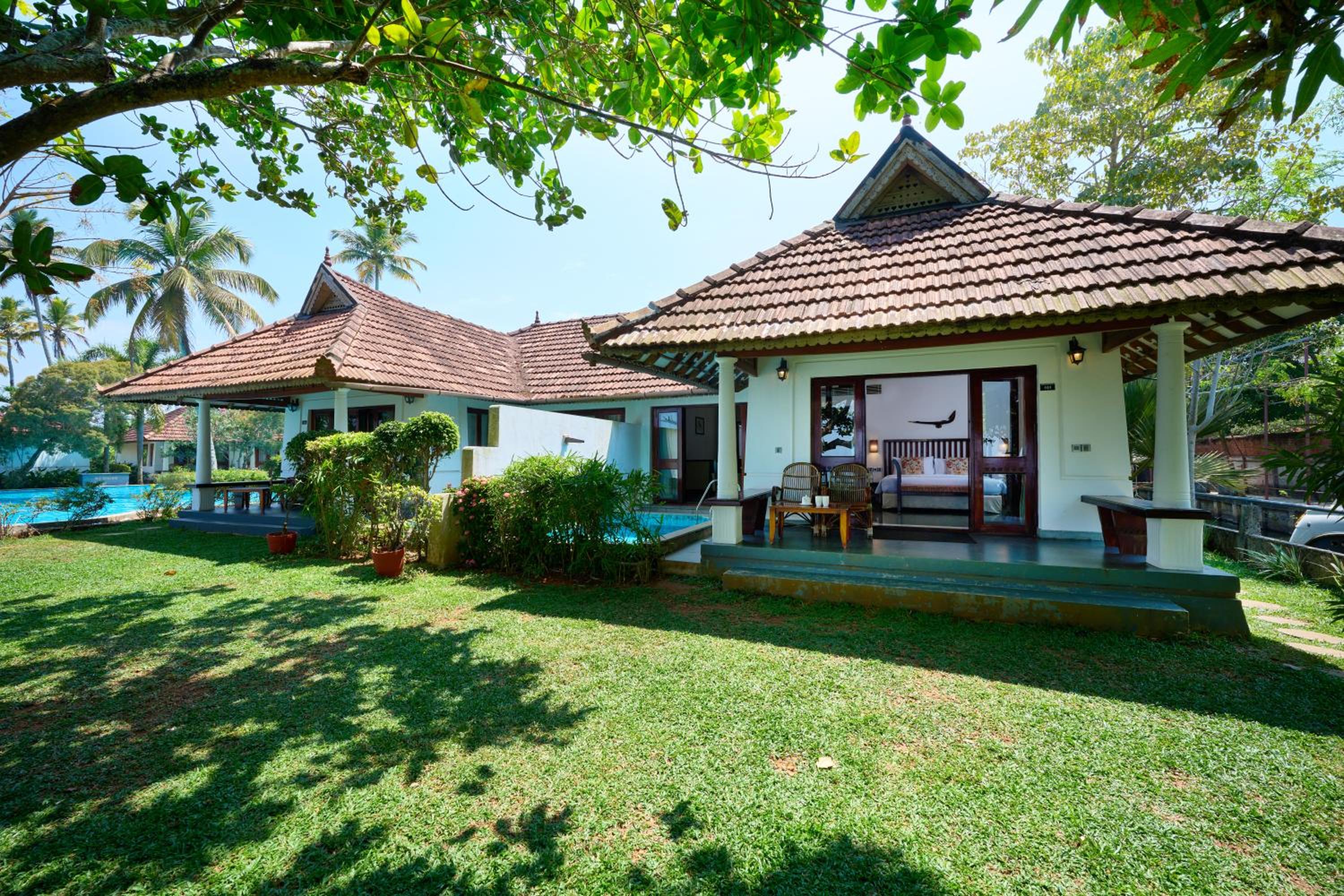 Lakefront Villas with Plunge Pool with 10% off on Buffet Meals & Spa, Guaranteed Complimentary Cruise, subject to weather condition & Hi-Tea, Signature Activities & Experiences