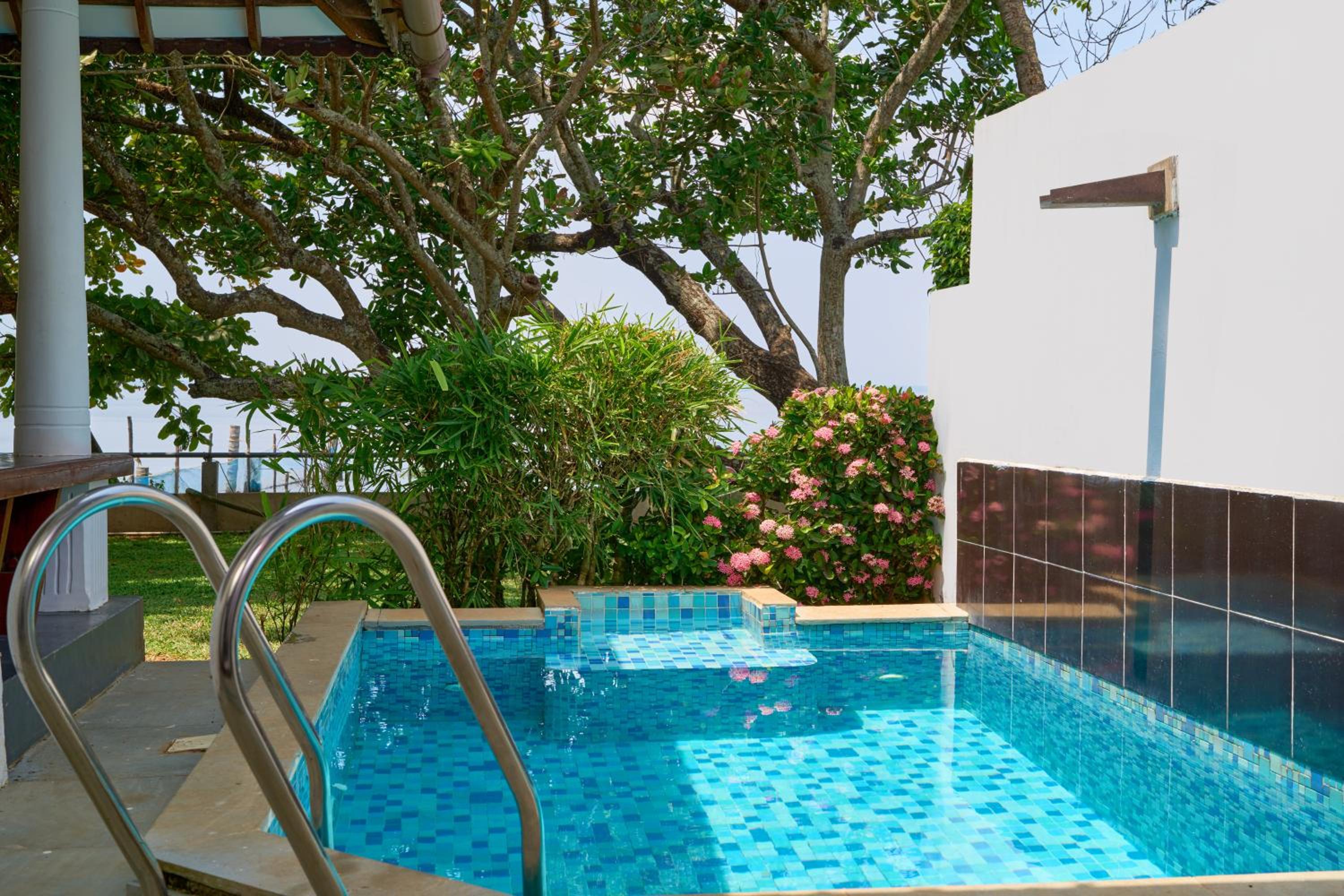 Lakefront Villas with Plunge Pool with 10% off on Buffet Meals & Spa, Guaranteed Complimentary Cruise, subject to weather condition & Hi-Tea, Signature Activities & Experiences