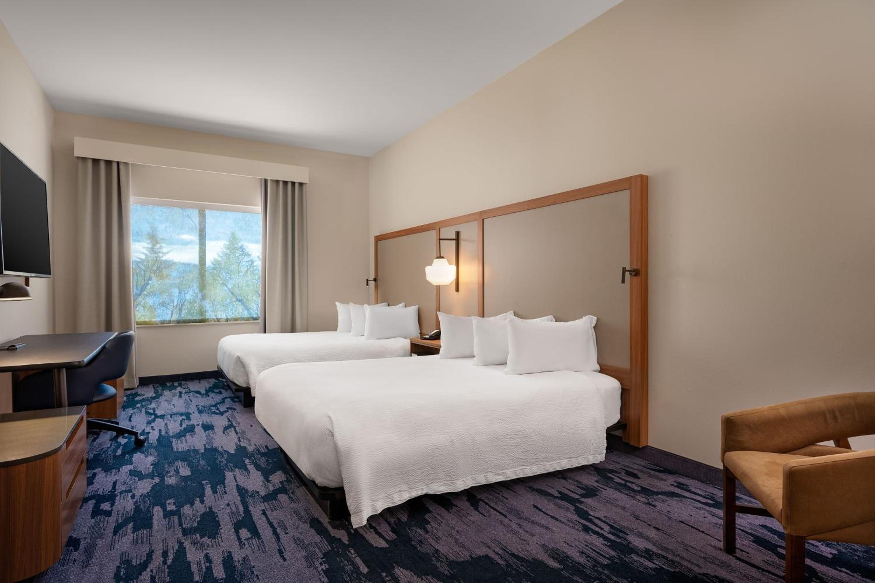 Queen Room with Two Queen Beds - Photo 1