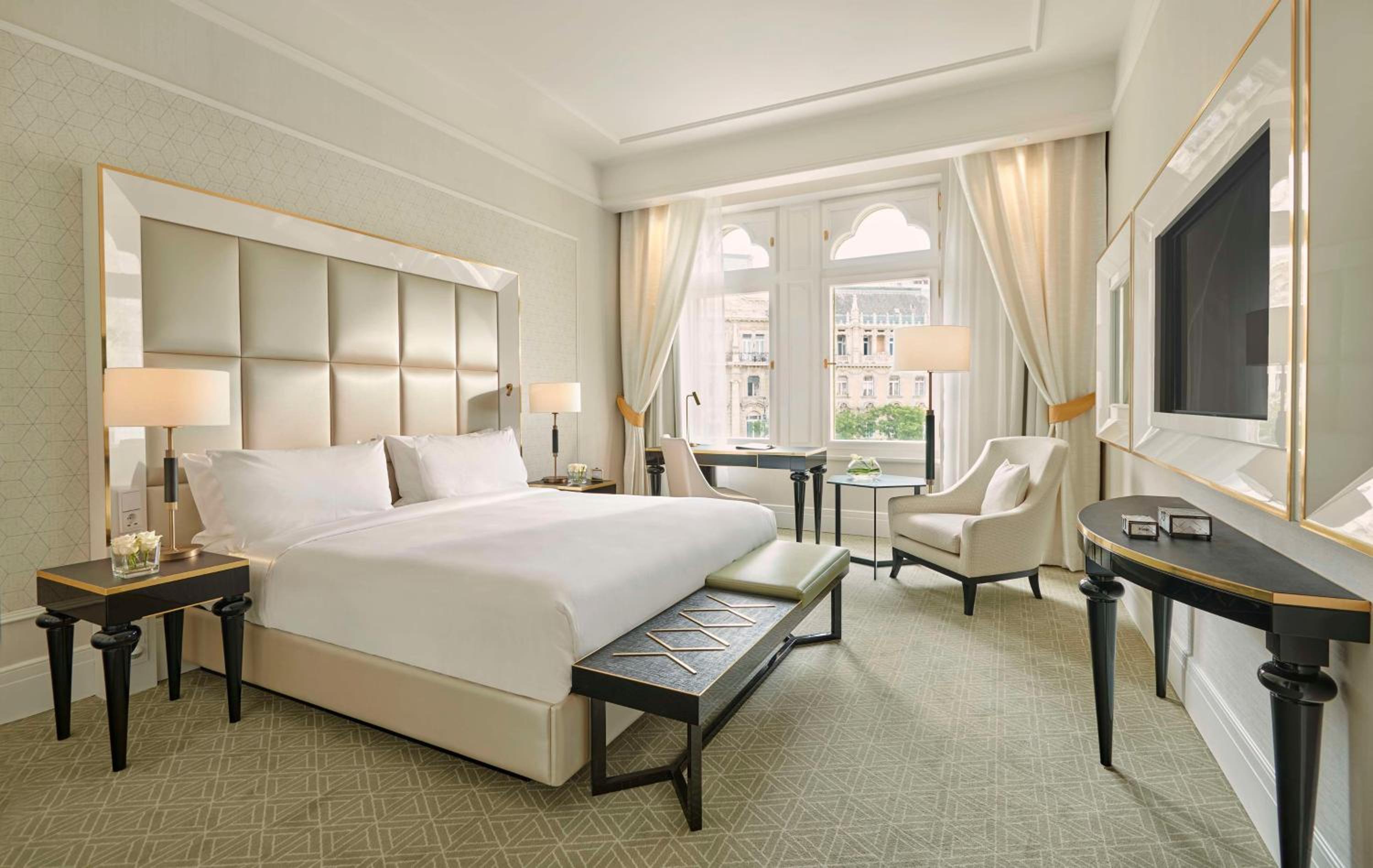 Deluxe King Zimmer mit Stadtblick thumbnail 5