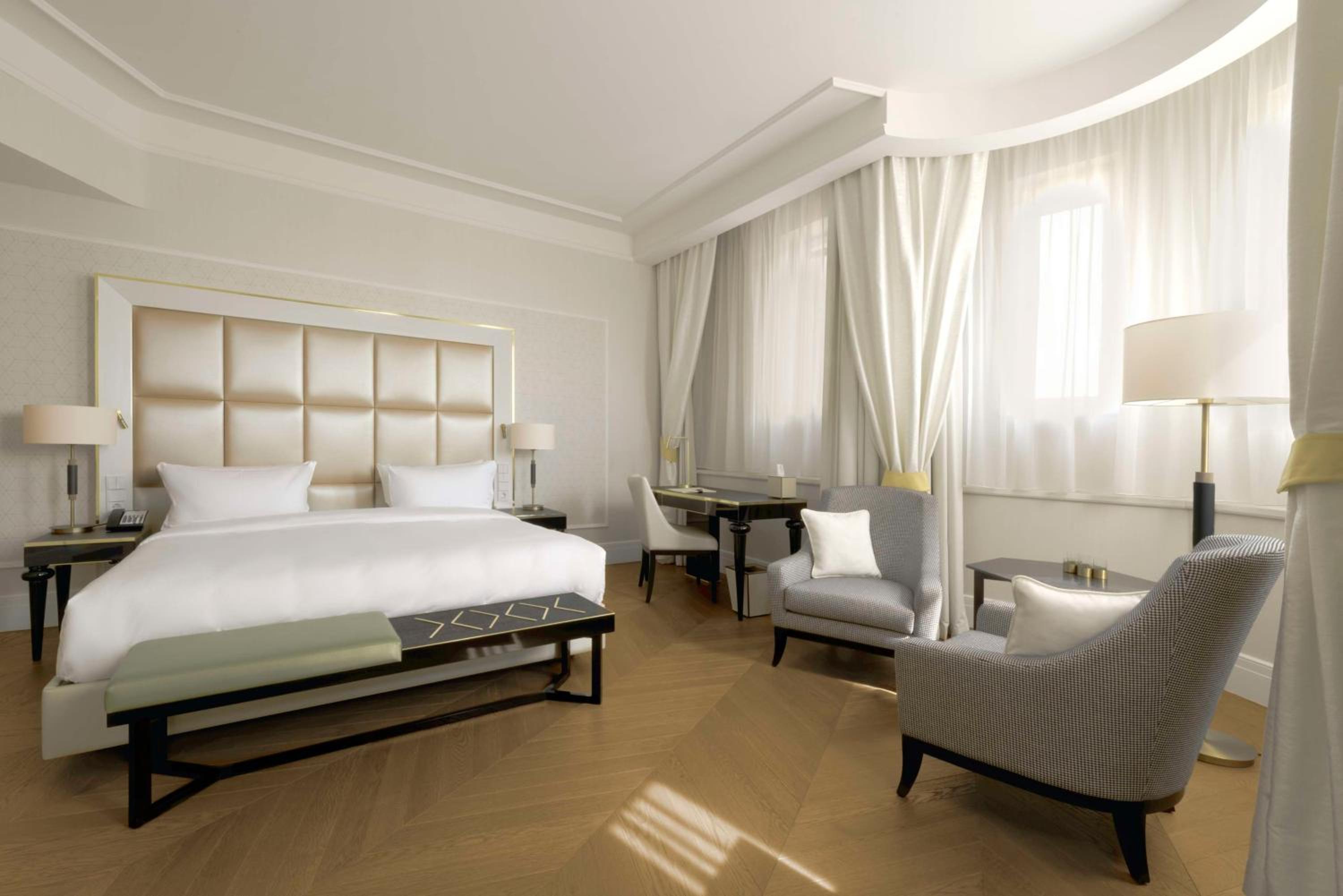 Corner Suite