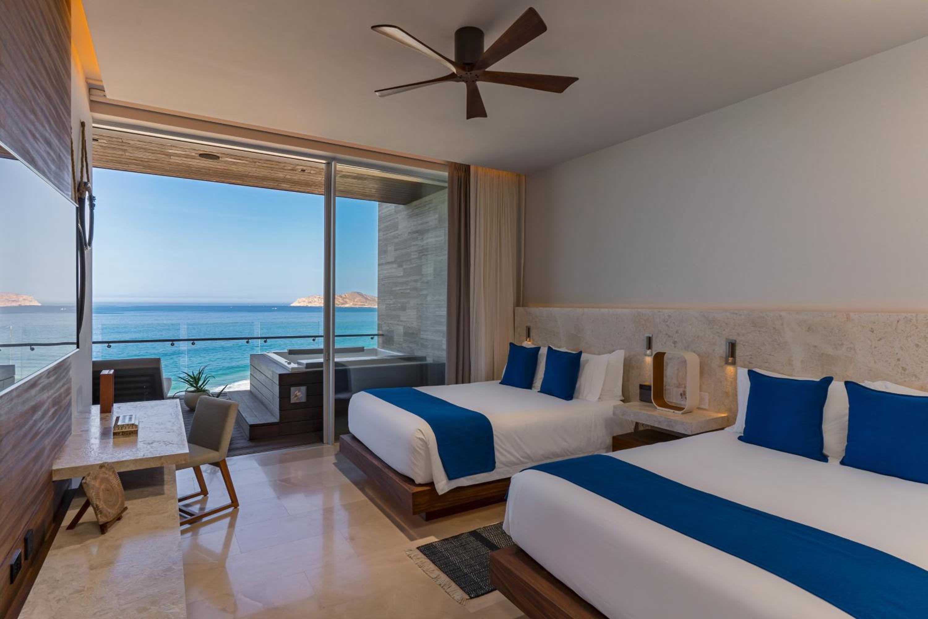Three-Bedroom Penthouse Residence With Ocean View photo 1