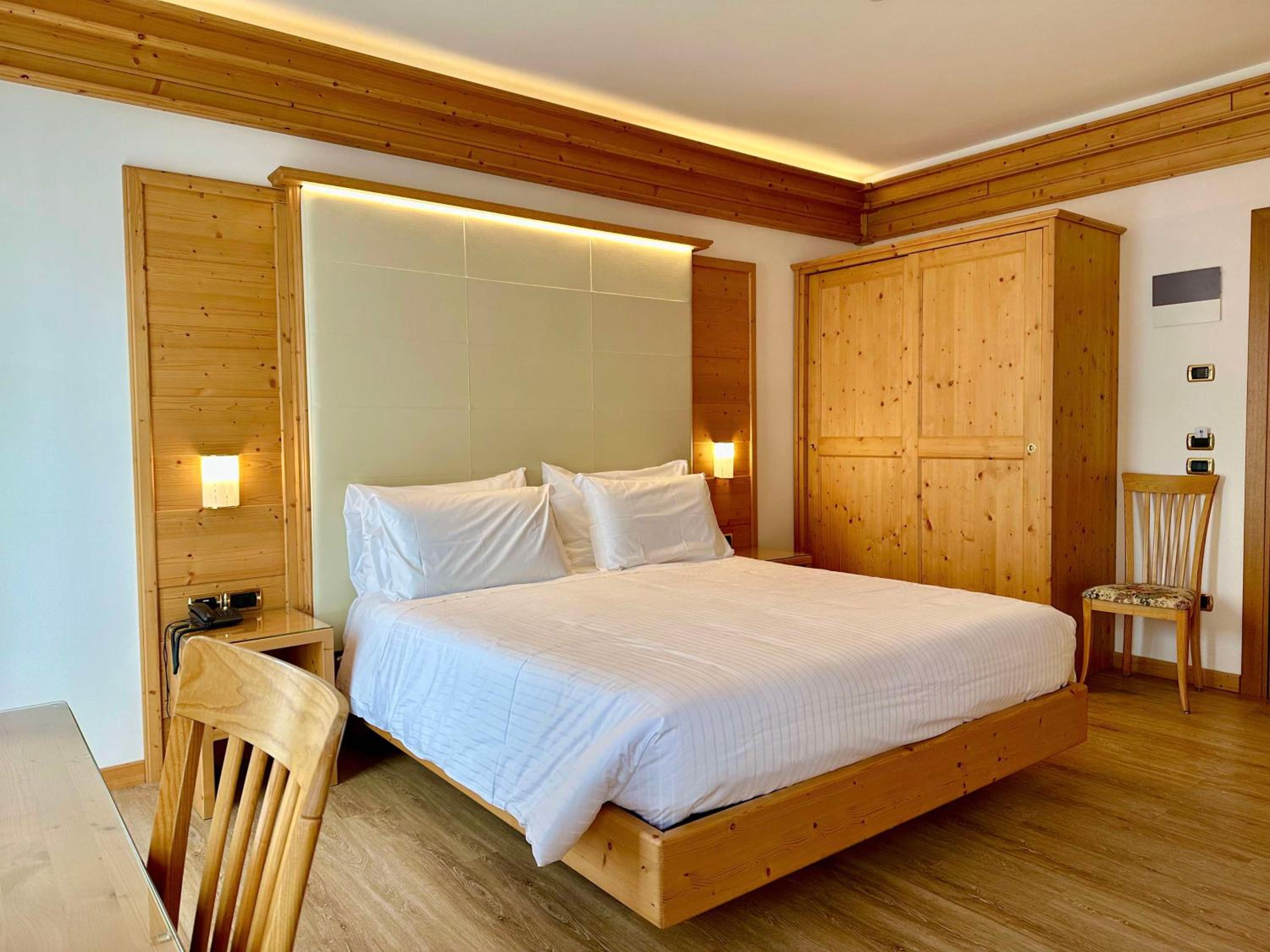 Deluxe Queen Room