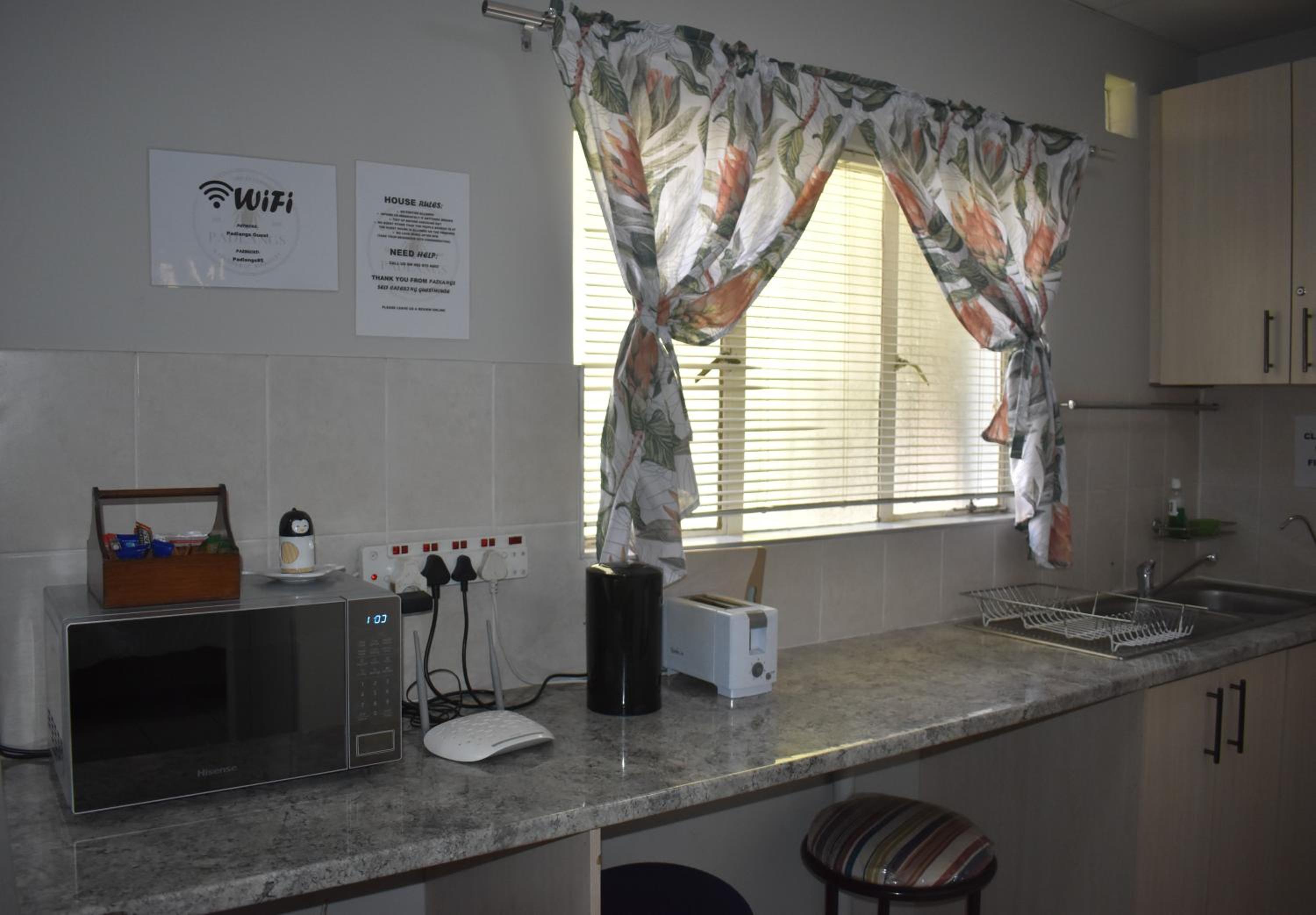 Apartment with Shower - Photo 7