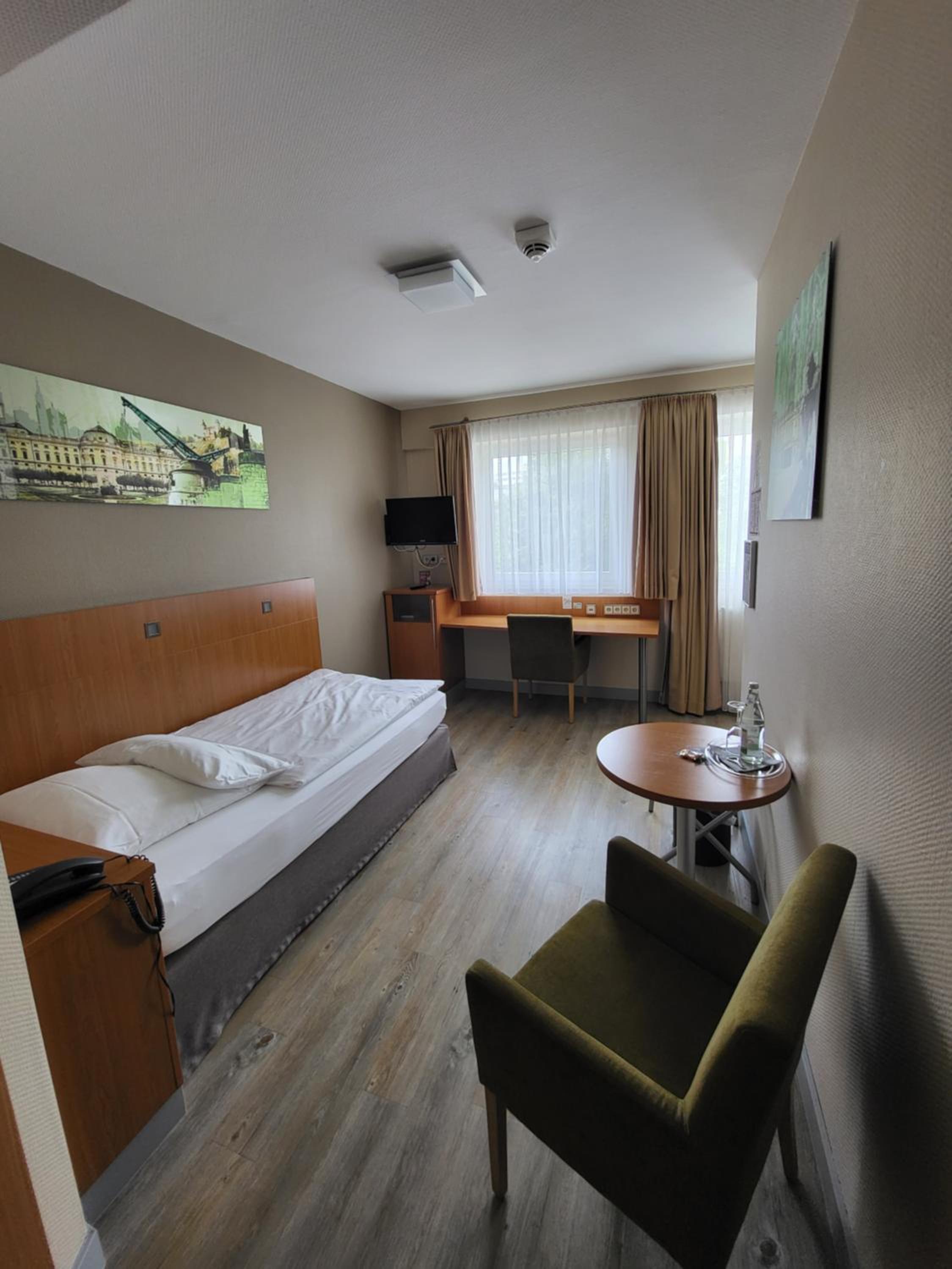 Single Room photo 3