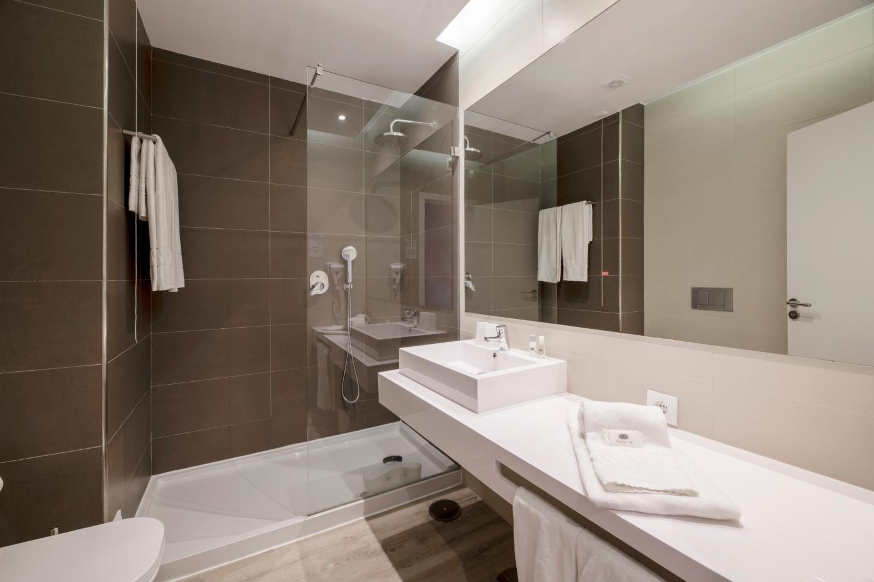 Premium One-Bedroom Apartment photo 2