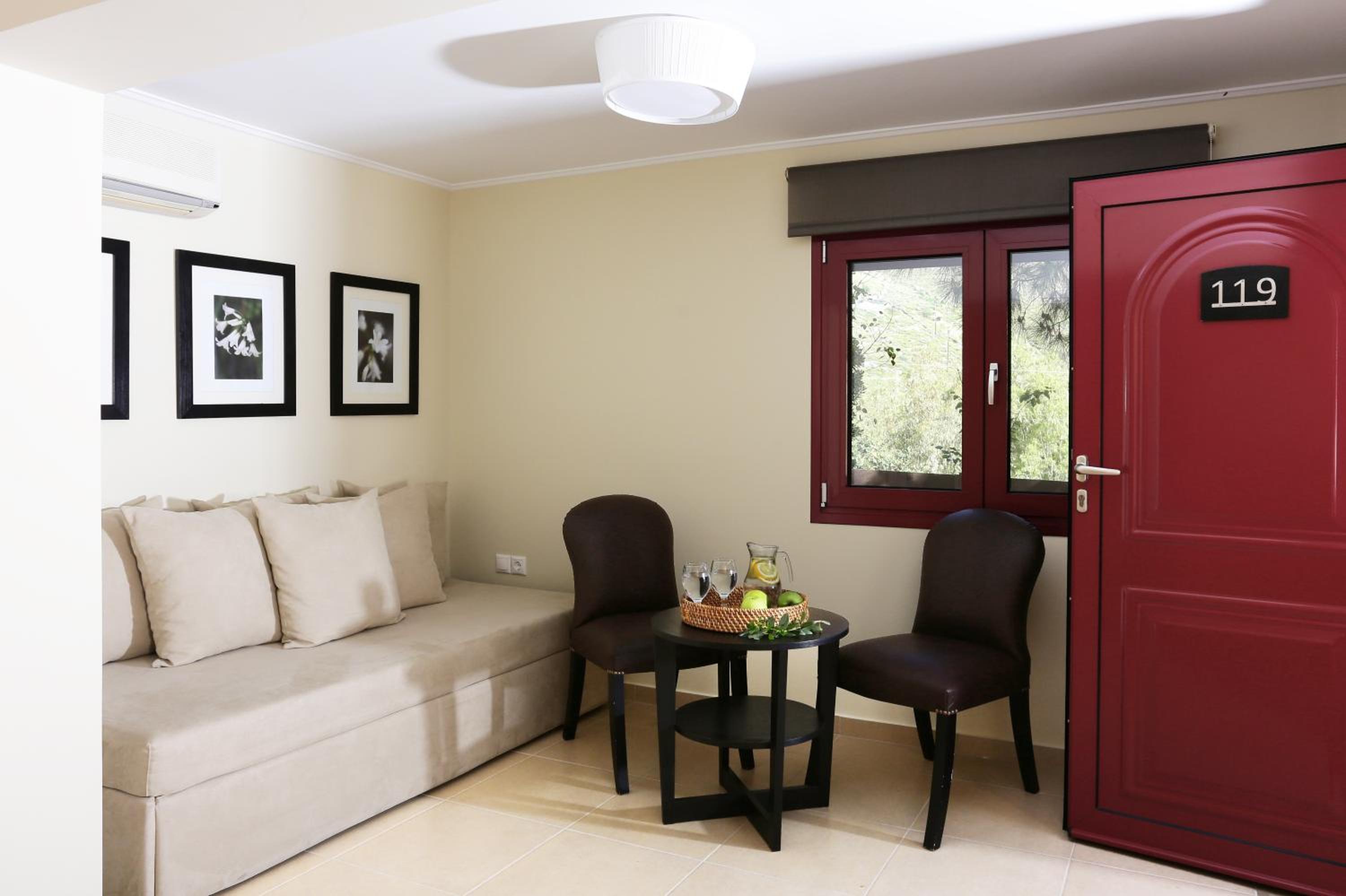 Family Room with Garden View
