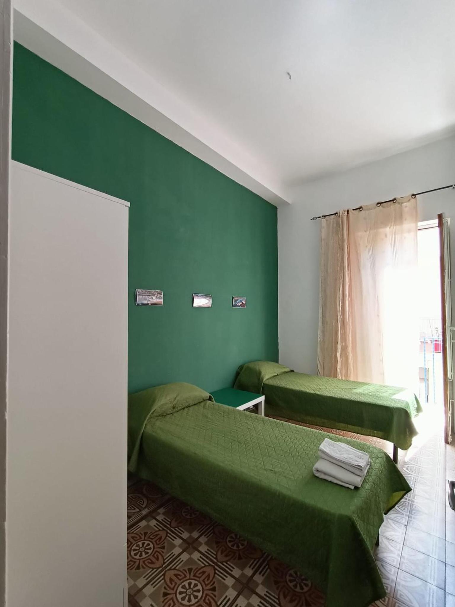Two-Bedroom House - Photo 16