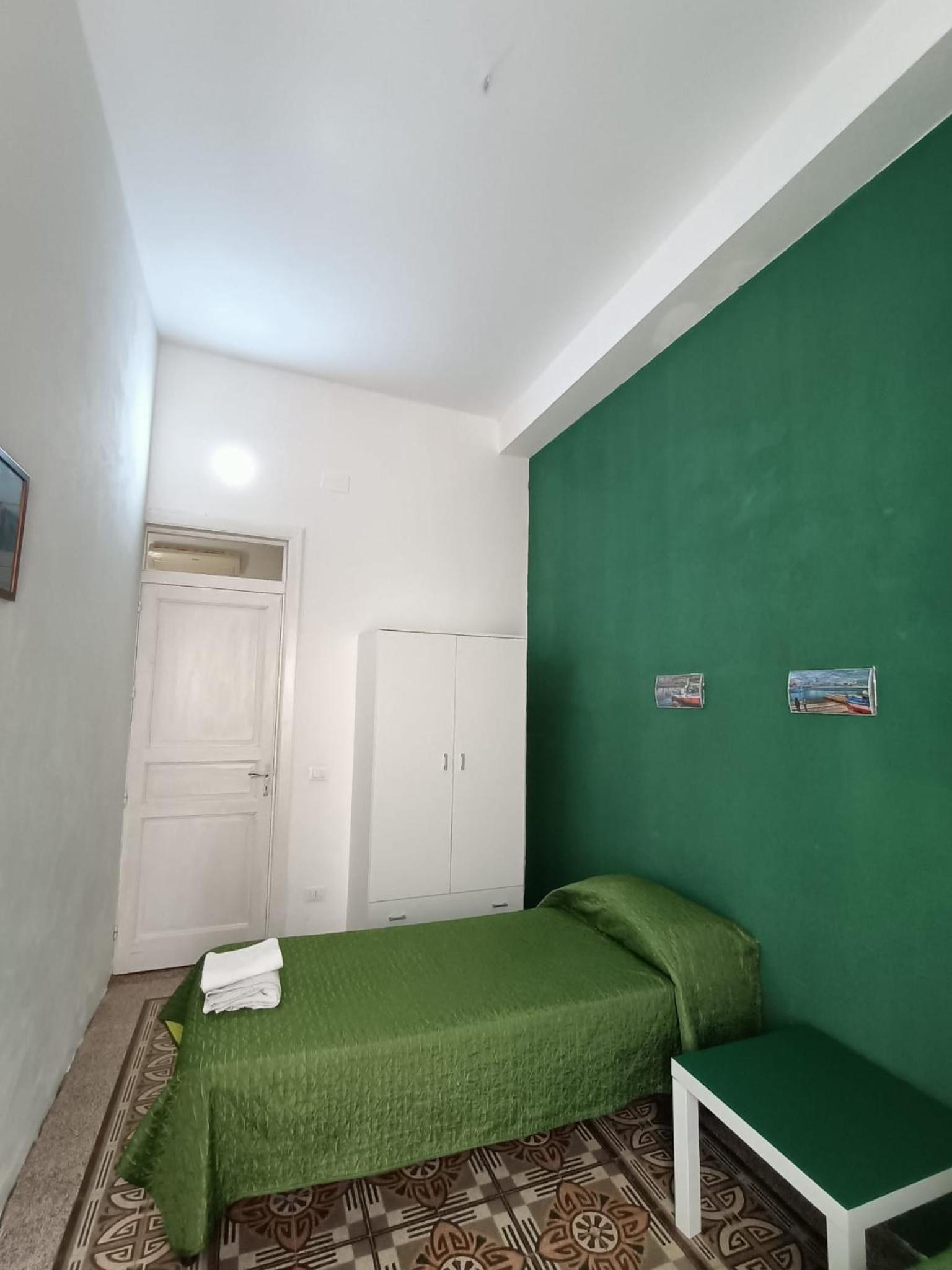Two-Bedroom House - Photo 14
