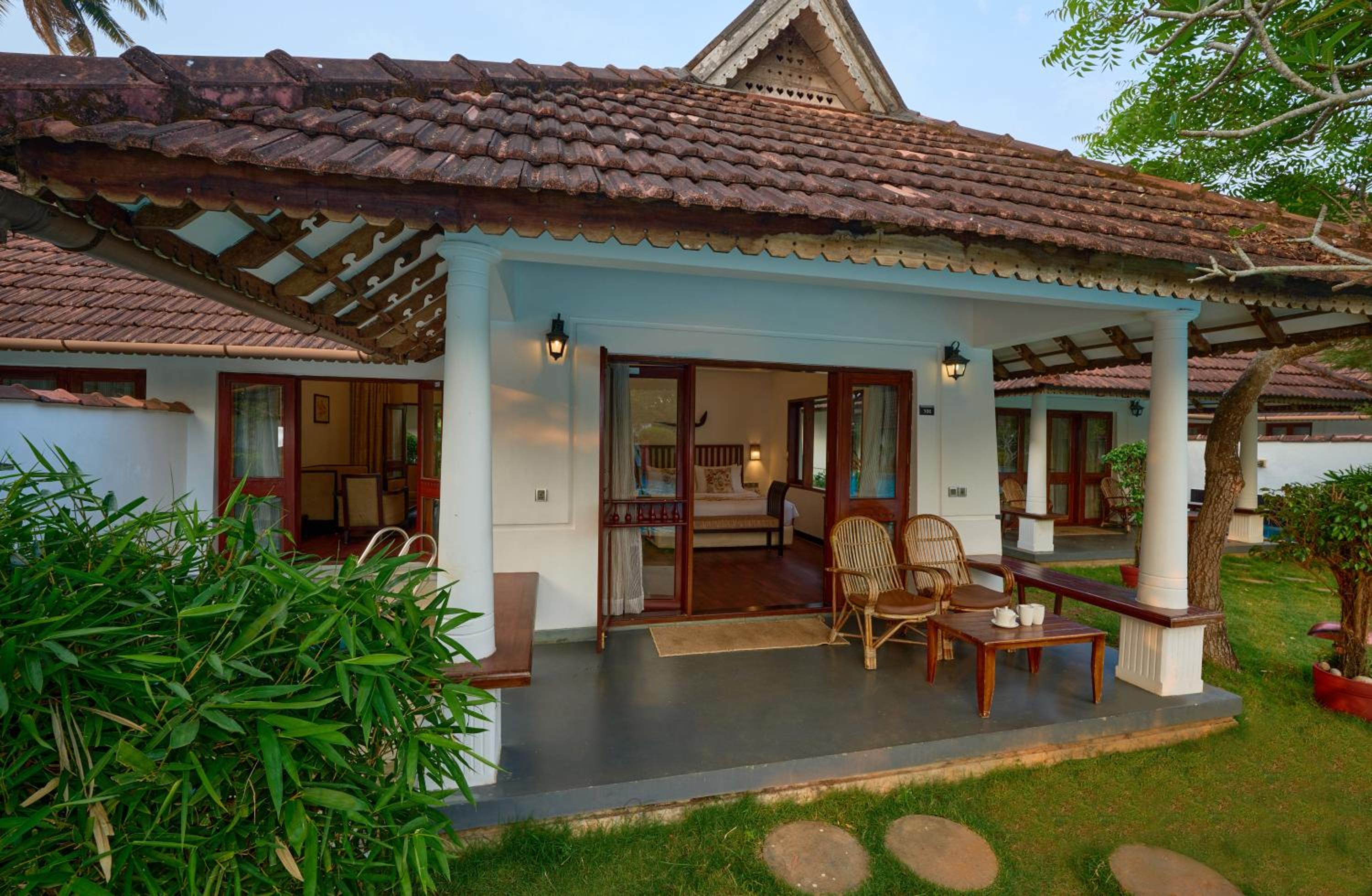 Poolside Villas with Plunge pool and 10% off on Buffet Meals & Spa, Guaranteed Complimentary Cruise, subject to weather condition & Hi-Tea, Signature Activities & Experiences