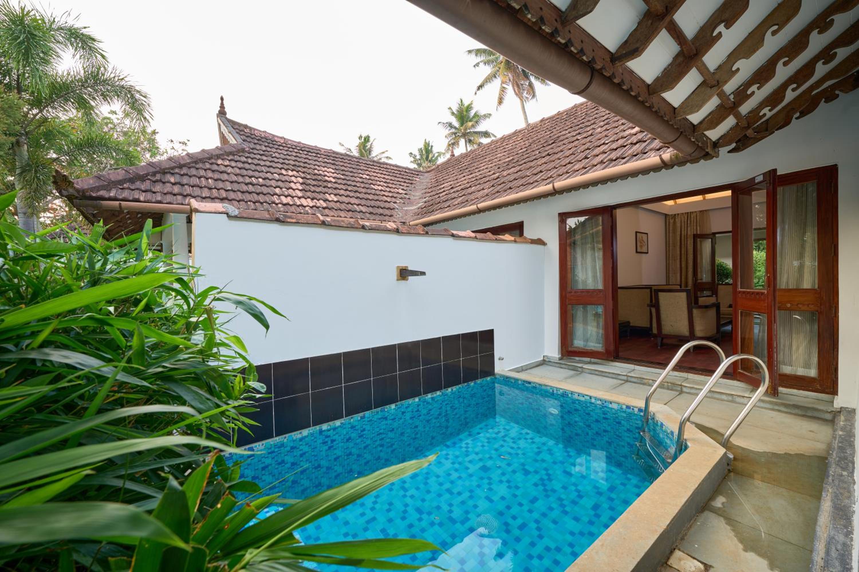 Lakefront Villas with Plunge Pool with 10% off on Buffet Meals & Spa, Guaranteed Complimentary Cruise, subject to weather condition & Hi-Tea, Signature Activities & Experiences