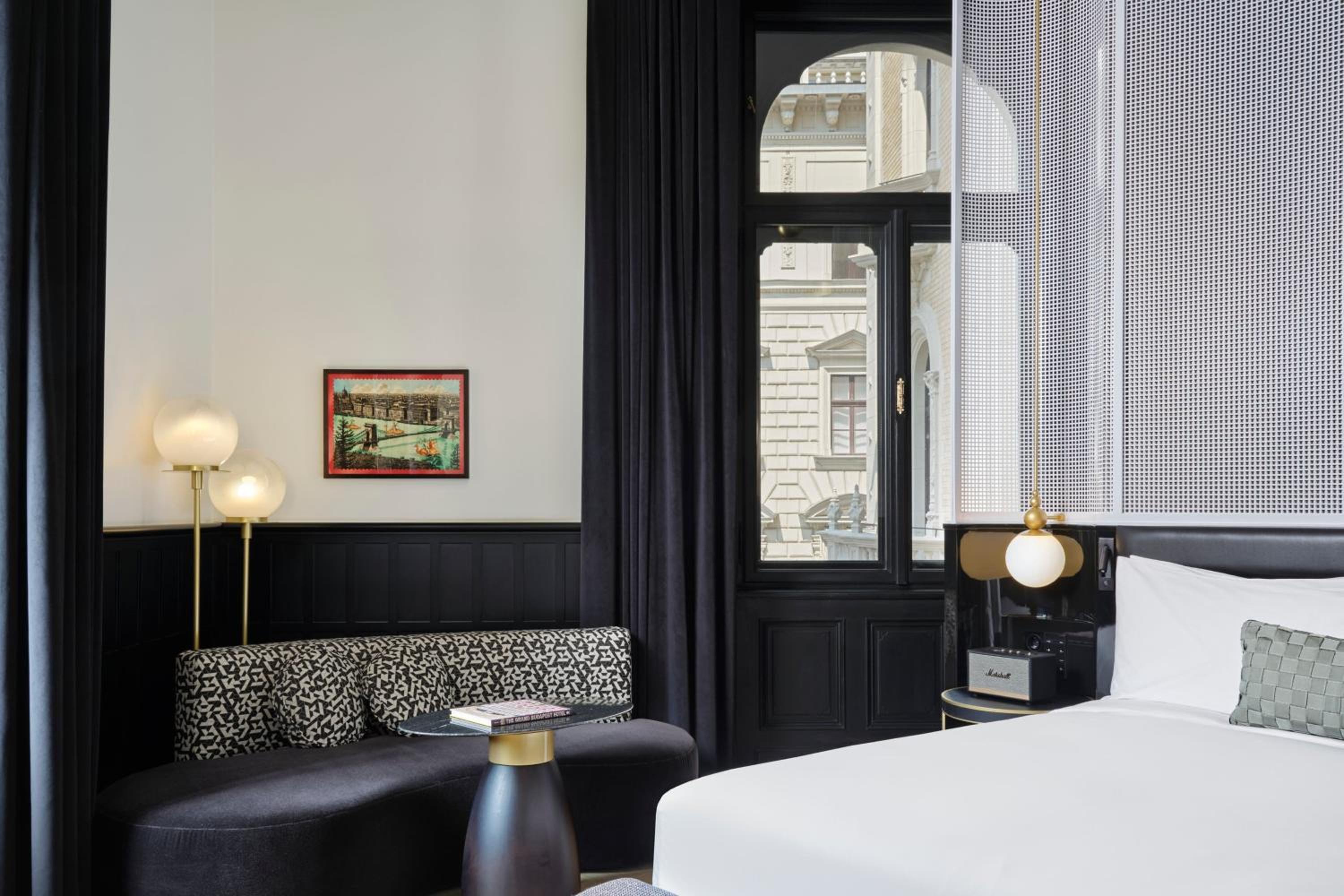 W One-Bedroom King Suite with Opera House View