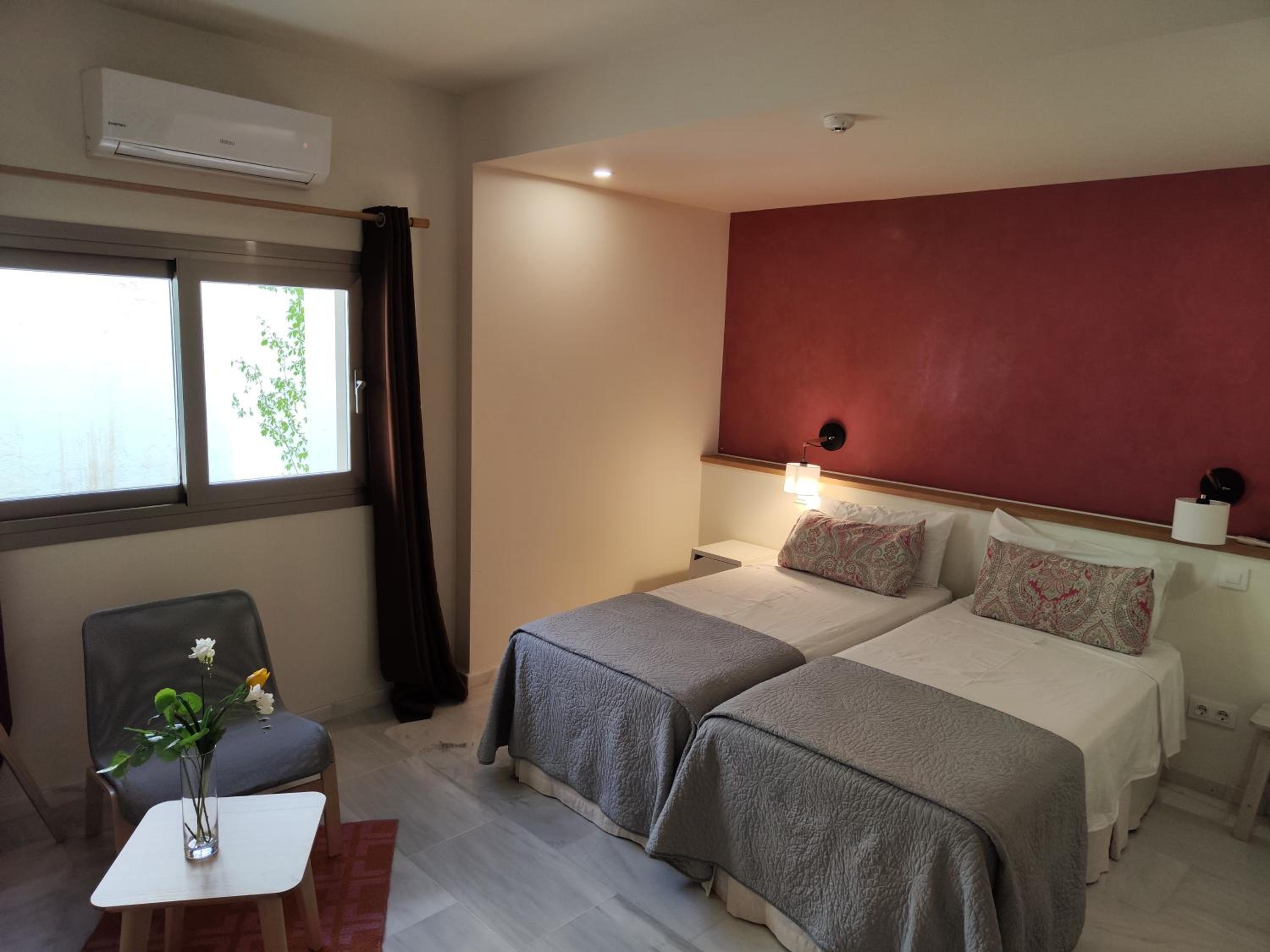 Superior Deluxe Double or Twin Room  photo 2