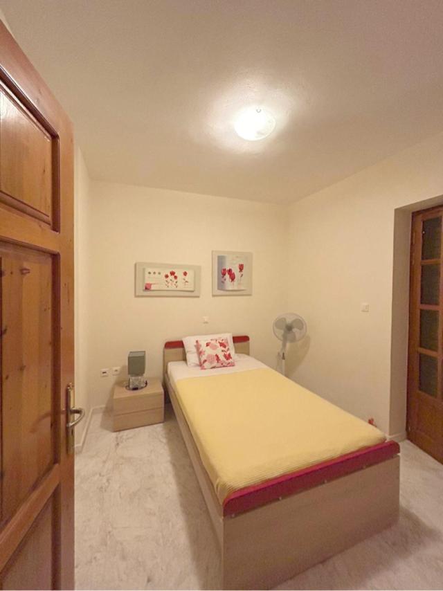 Three-Bedroom Apartment - High Floor photo 1