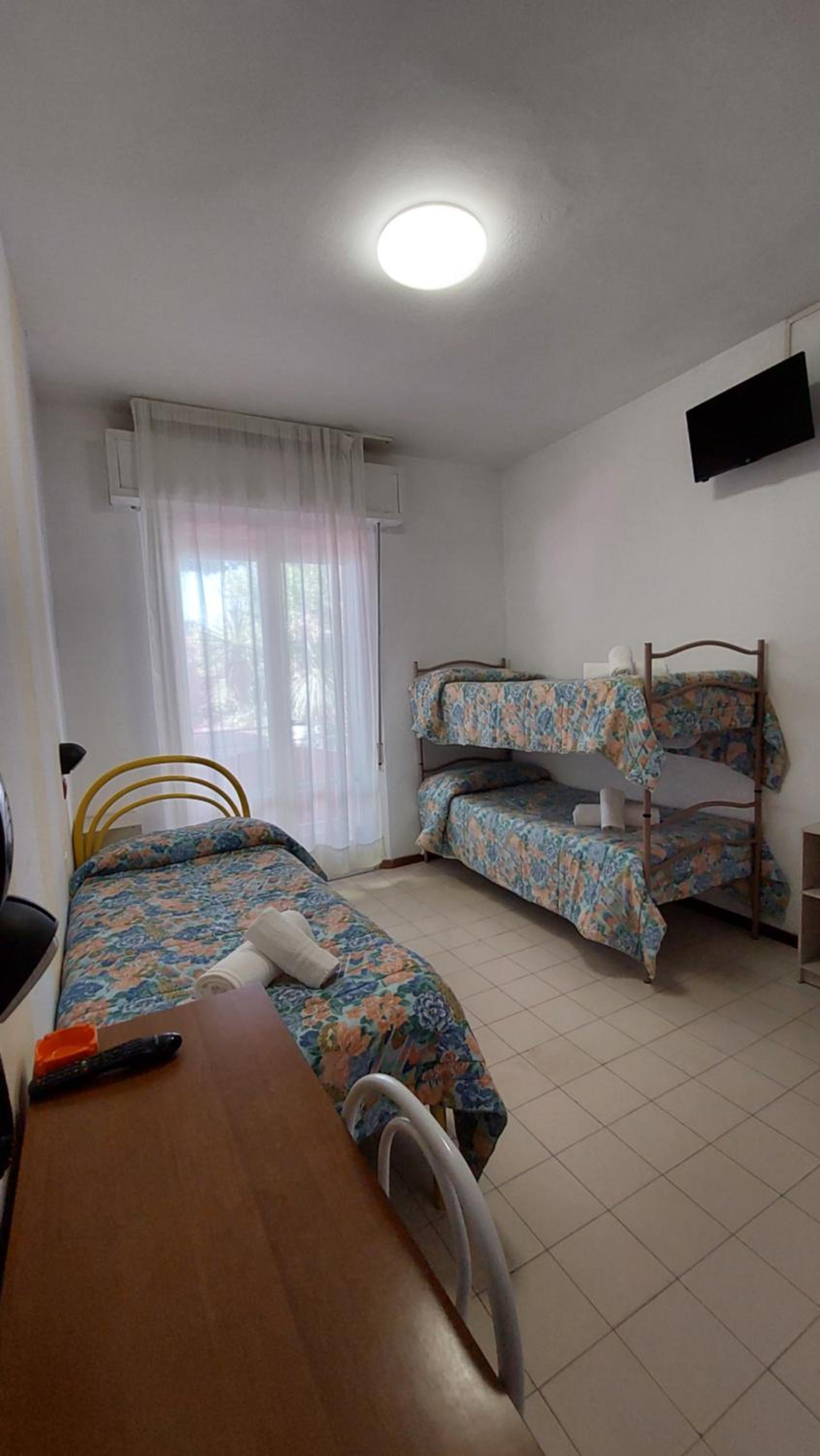 Economy Triple Room