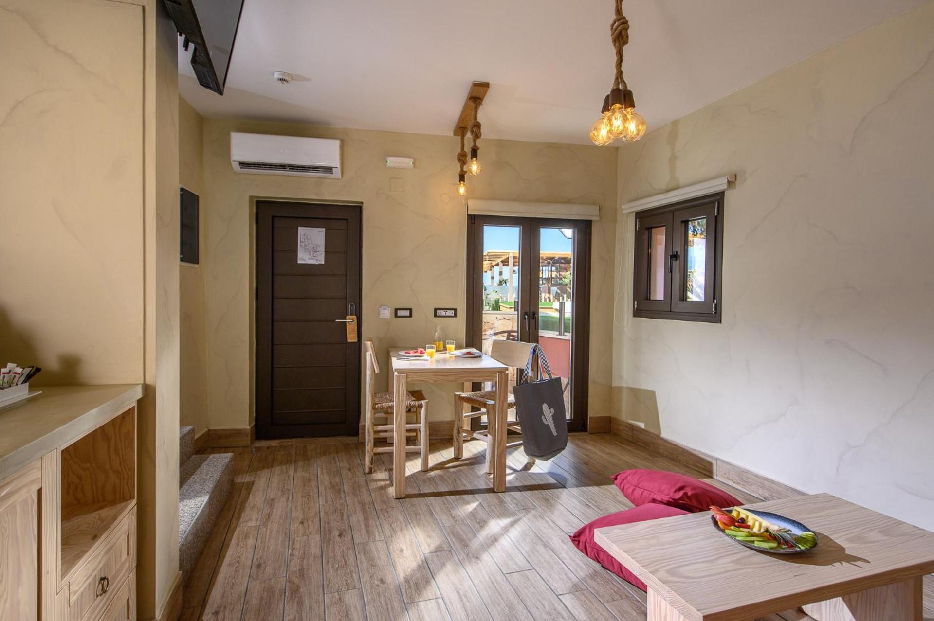 Luxury One Bedroom Suite Inland View - Photo 3