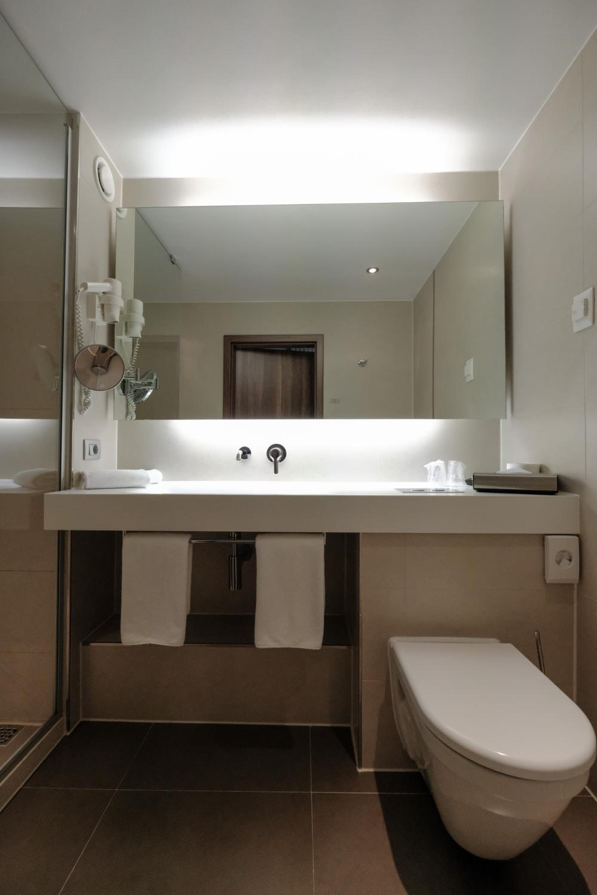 Double or Twin Room photo 2