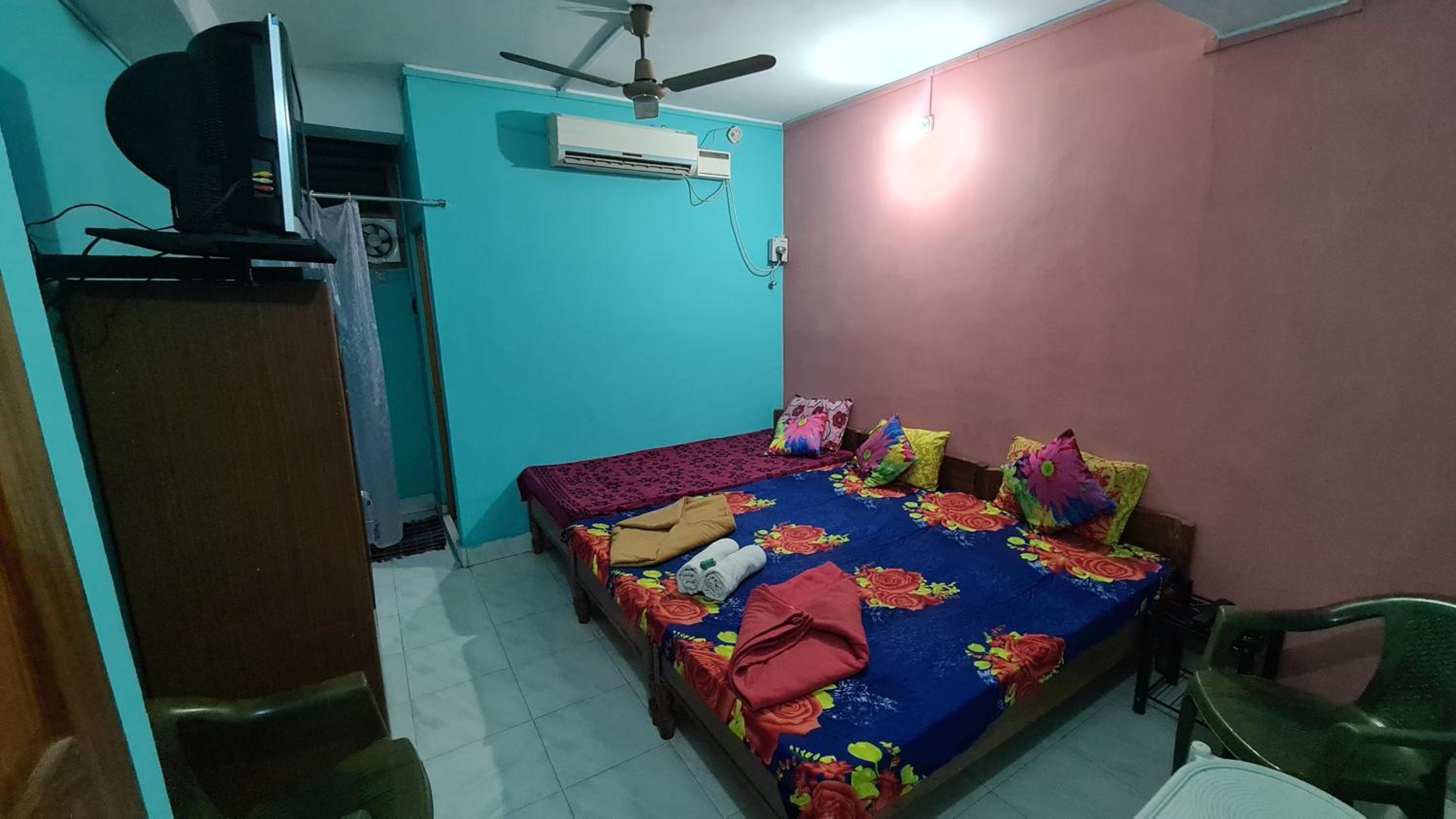 Economy Triple Room
