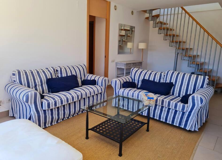Apartamento con vista a la piscina