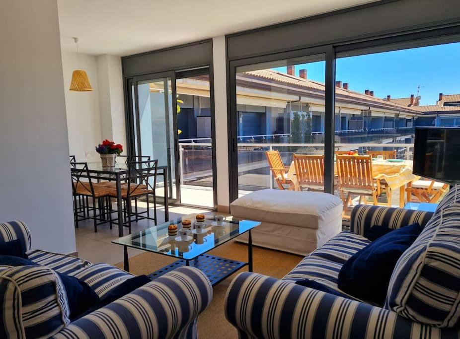Apartment with Pool View  photo 3