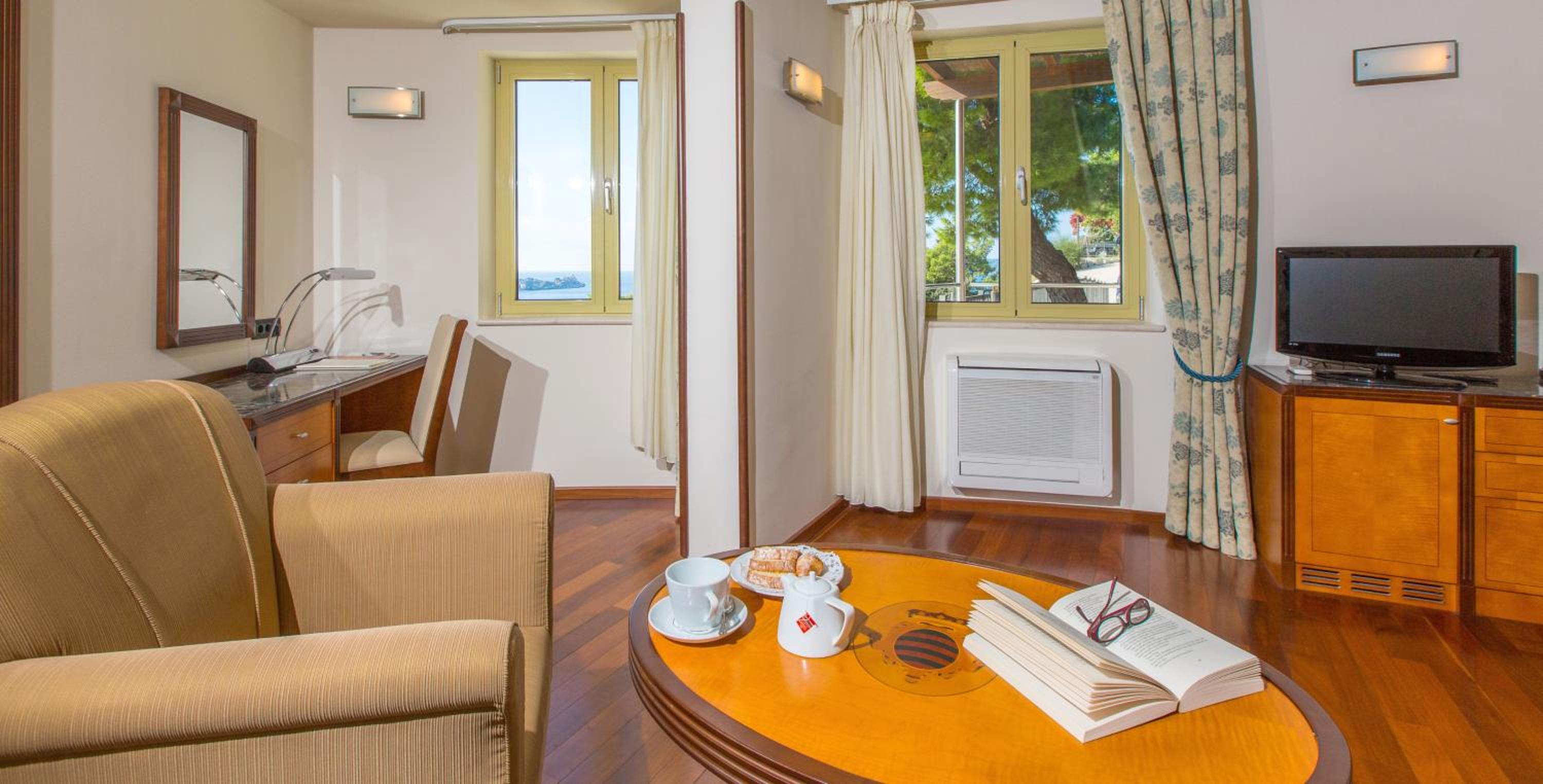 Suite with Balcony and Partial Sea View