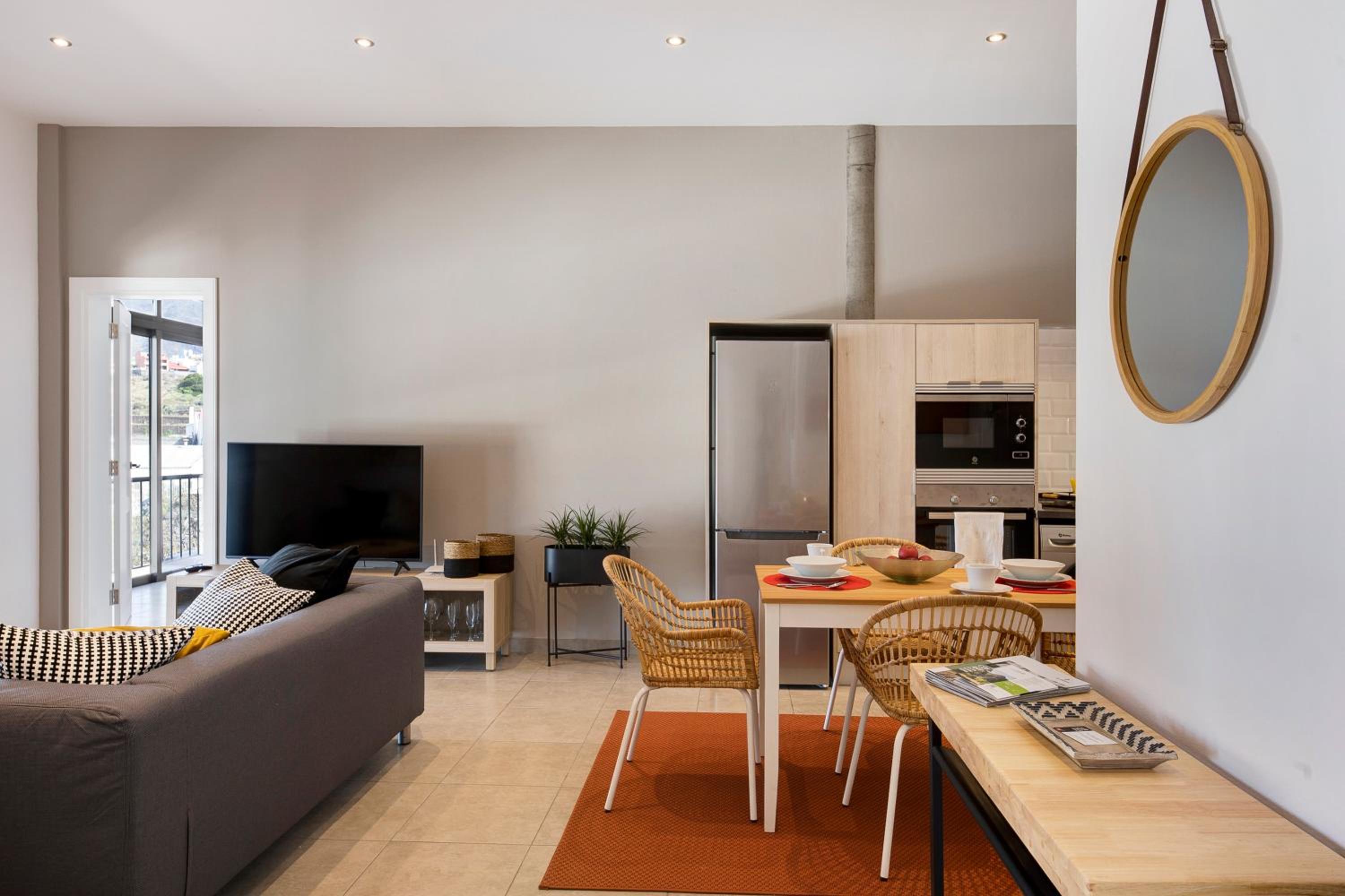 Two-Bedroom Deluxe Apartment with Ocean View photo 2