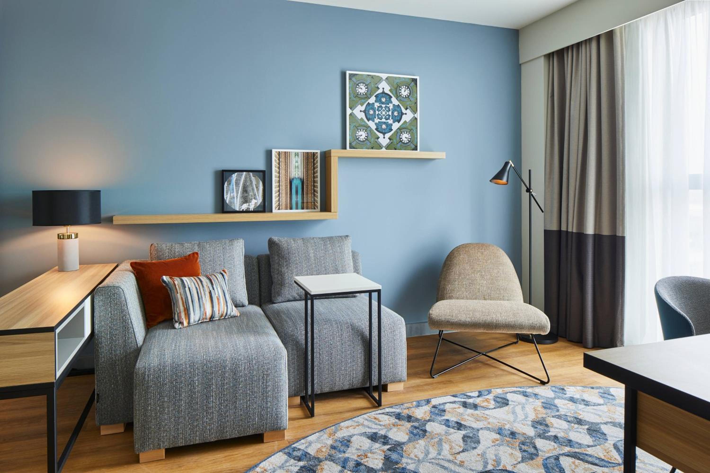 One-Bedroom King Suite - Photo 7