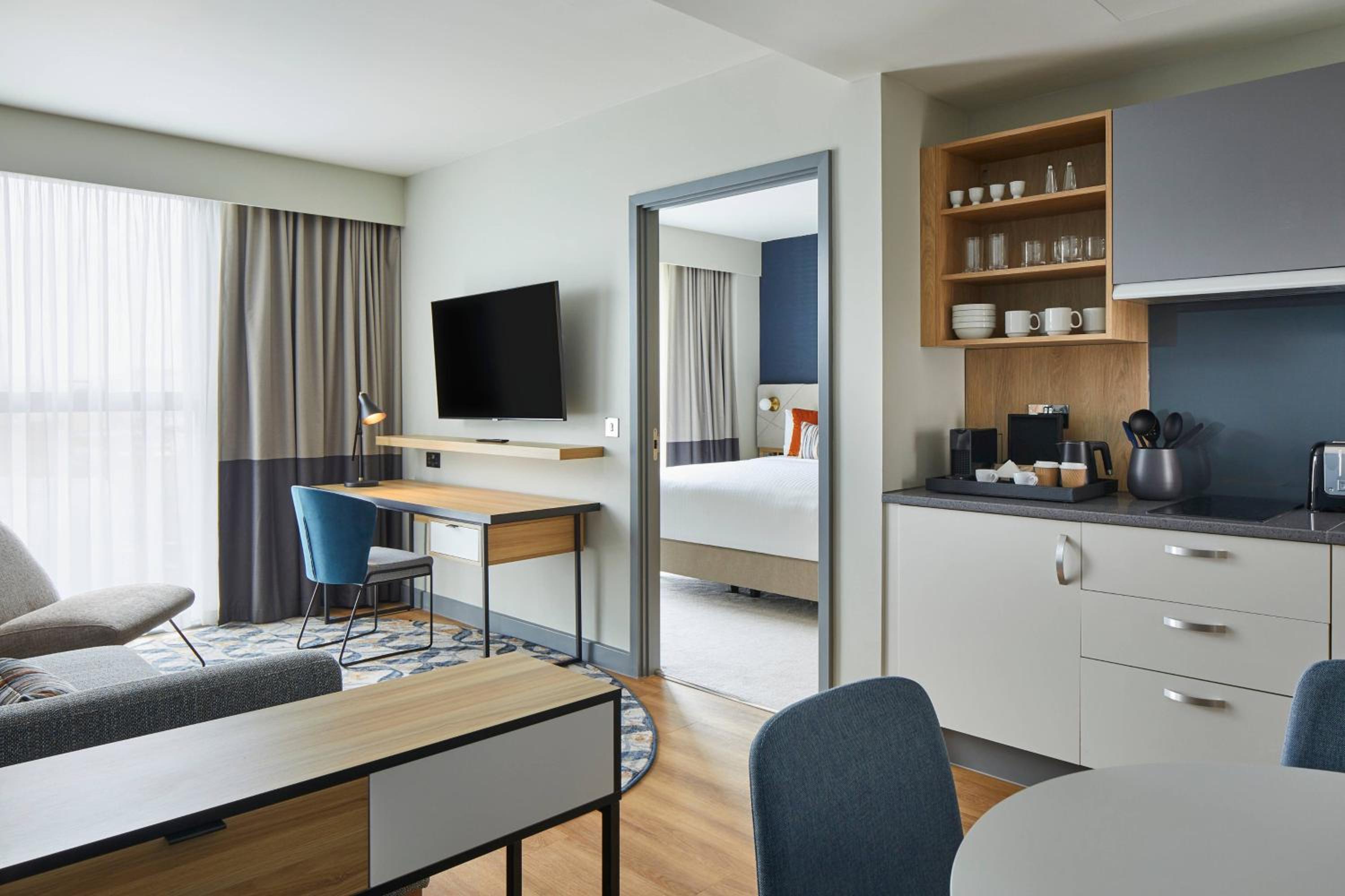 One-Bedroom King Suite - Photo 8