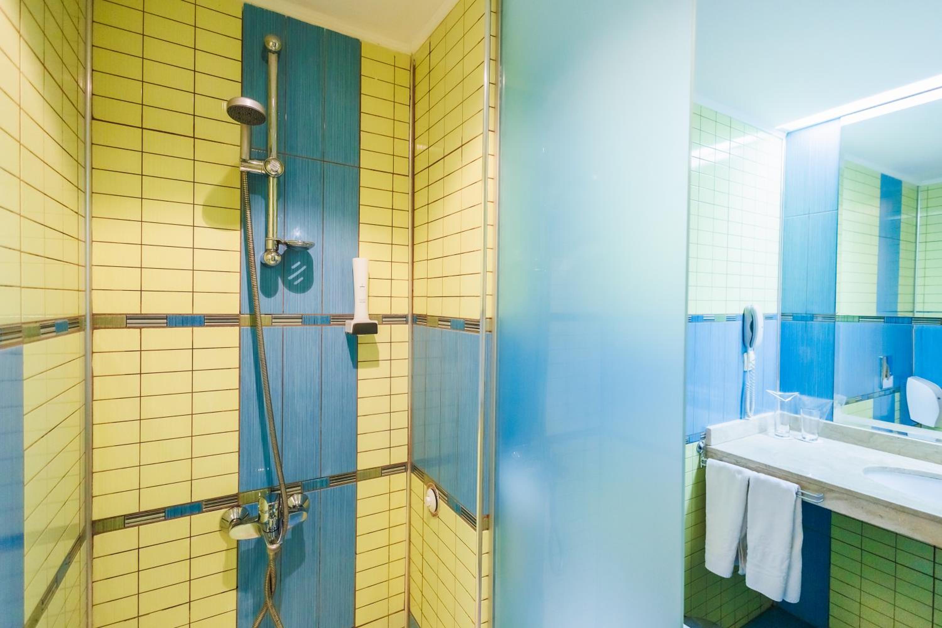 Double or Twin Room with Balcony (2 Adults + 1 Child)