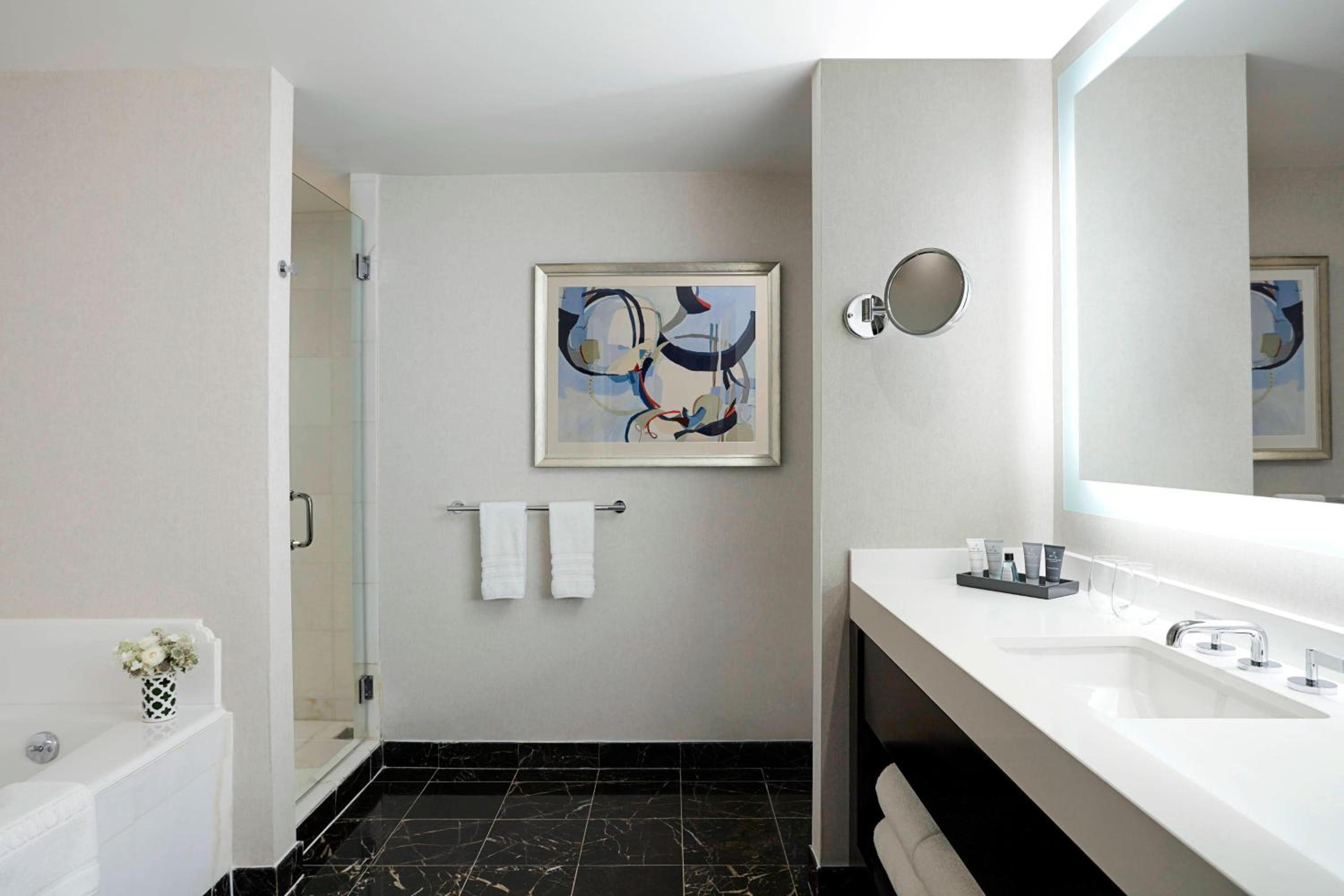 Junior Suite thumbnail 6