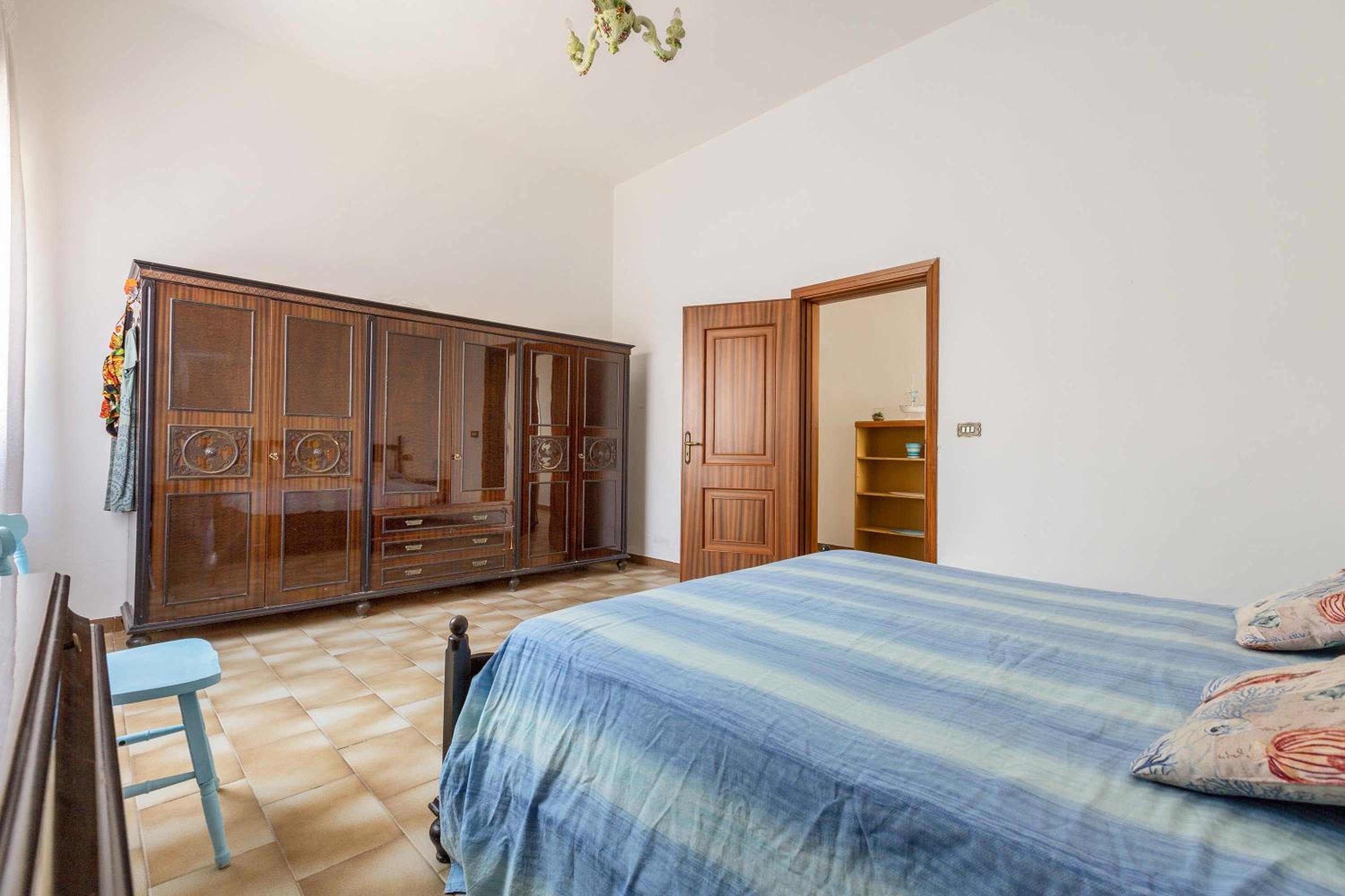 Three-Bedroom House photo 3